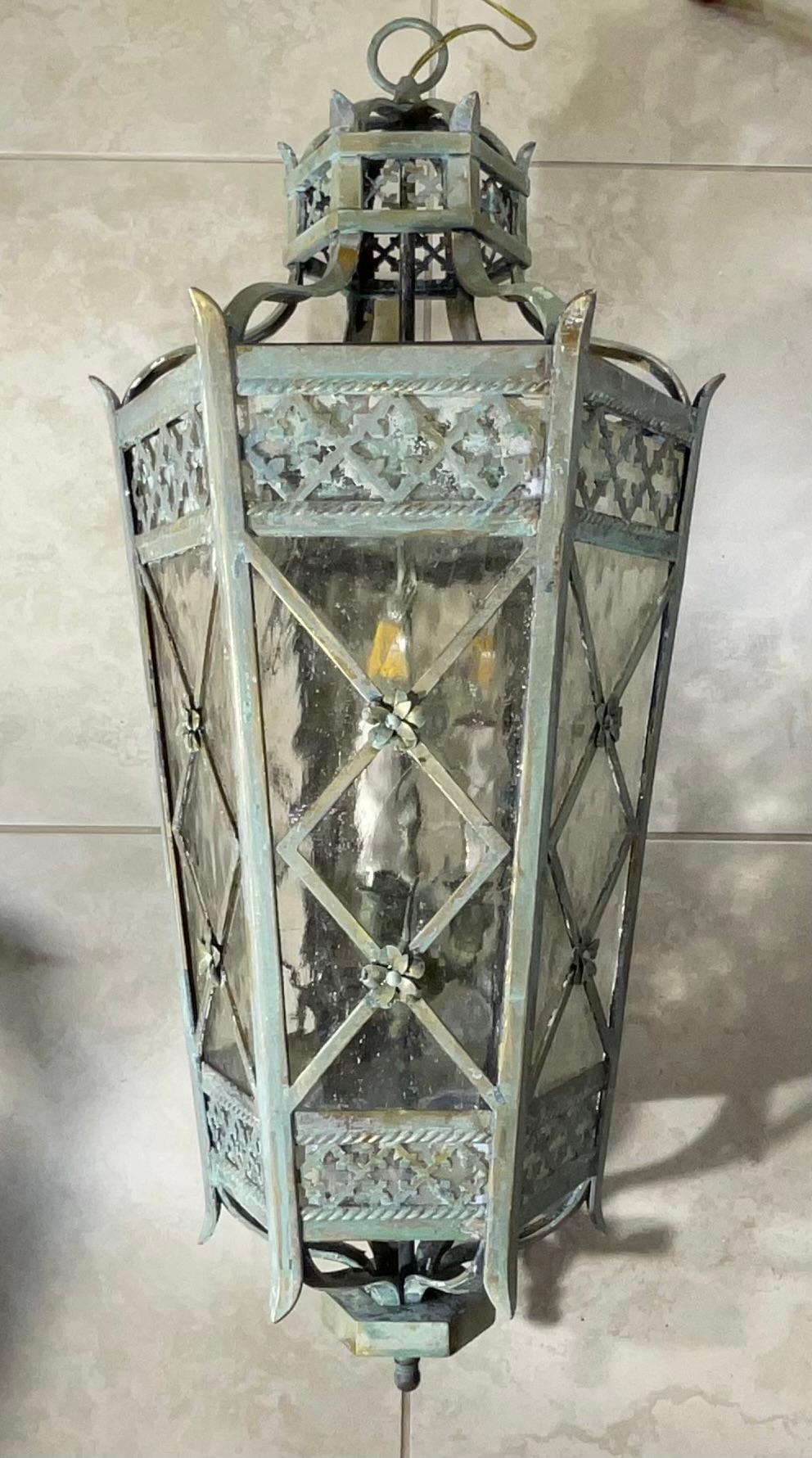 Magnifique laiton de style toscan  Lanterne suspendue - Un objet d'art Timeless-art en vente 9