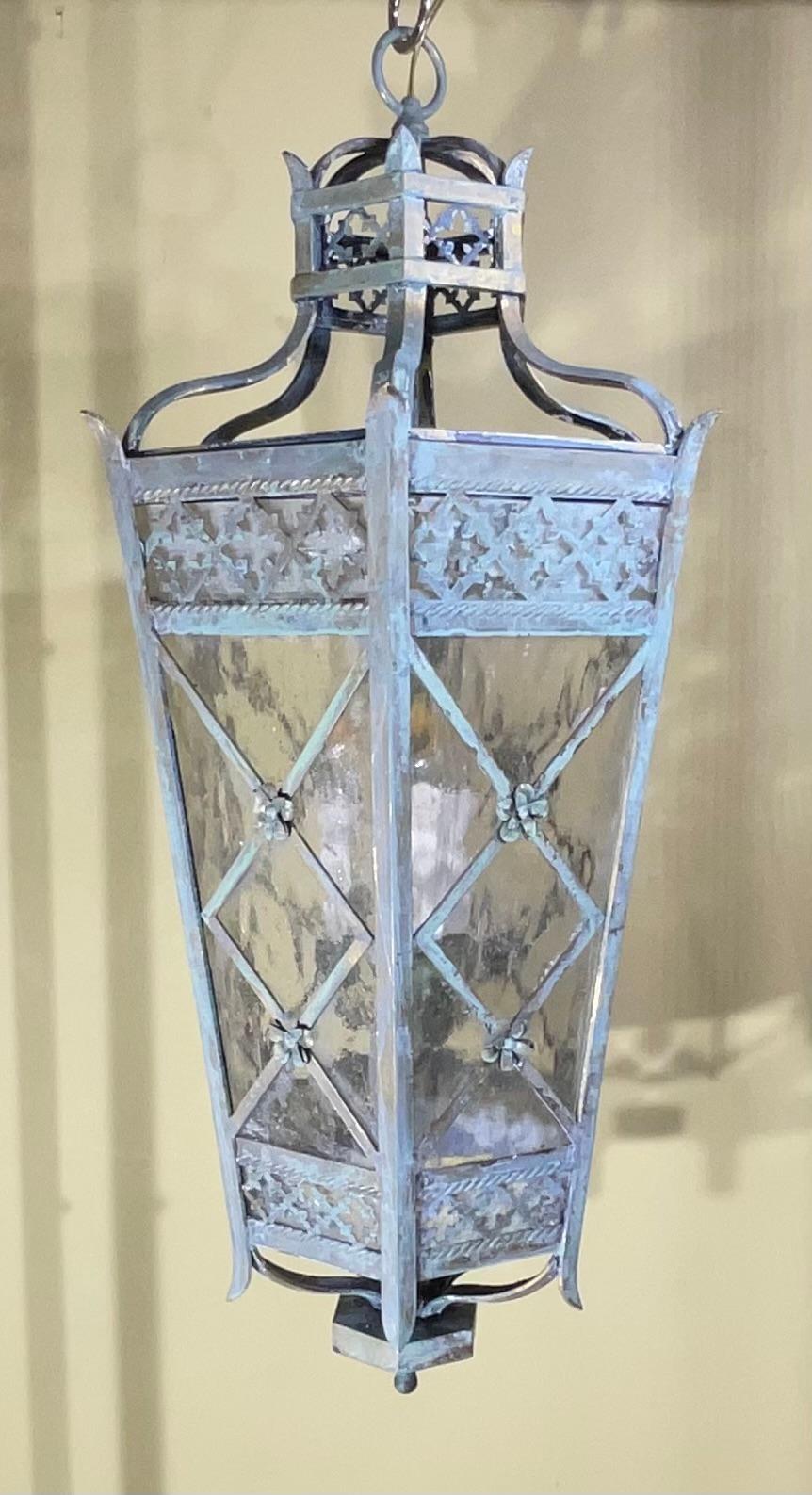 Magnifique laiton de style toscan  Lanterne suspendue - Un objet d'art Timeless-art en vente 1