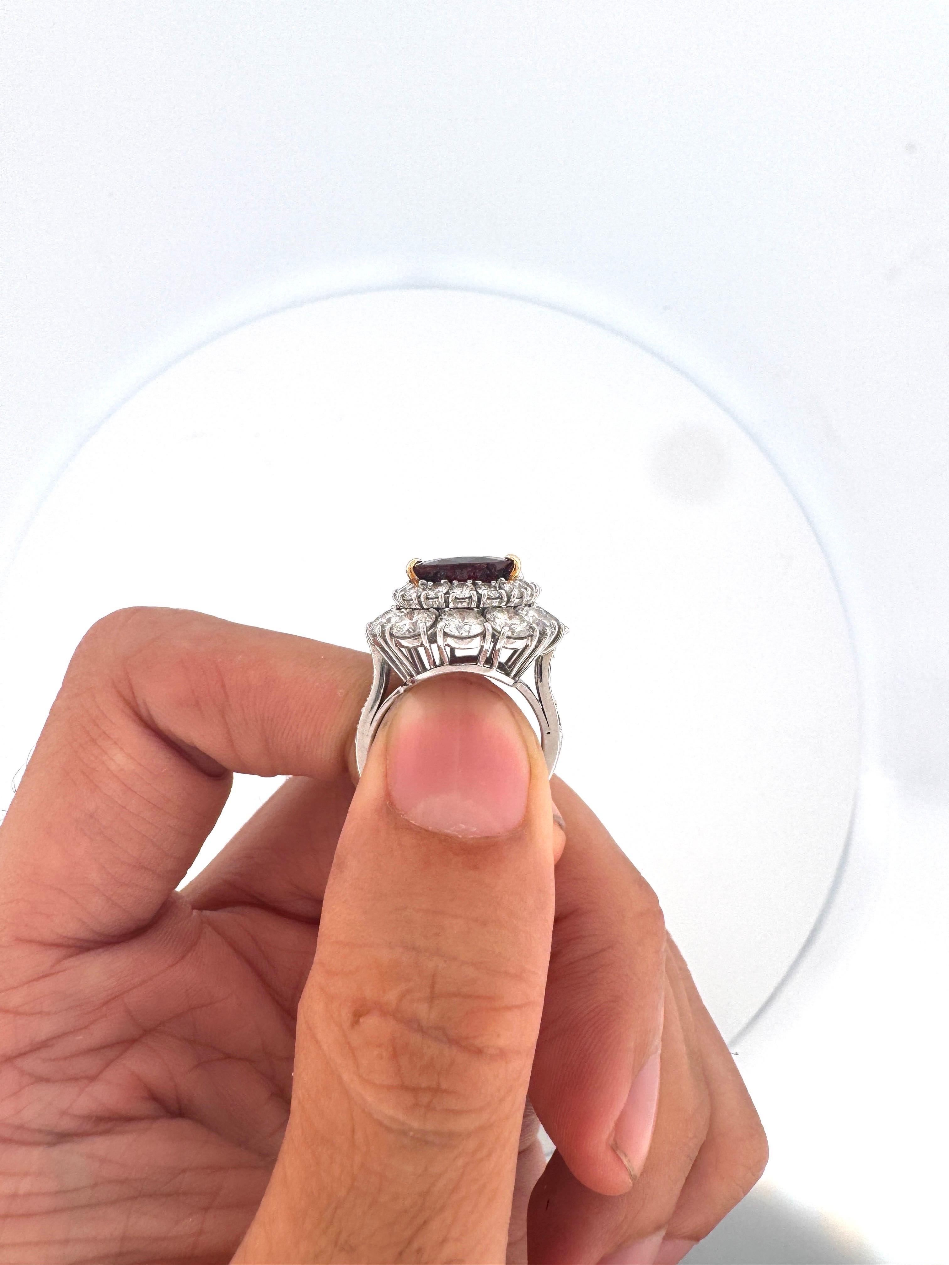 Exquisite Van Cleef & Arpels 7,77ct Rubin Ring mit 4,00ct Diamant Halo - signiert Damen im Angebot