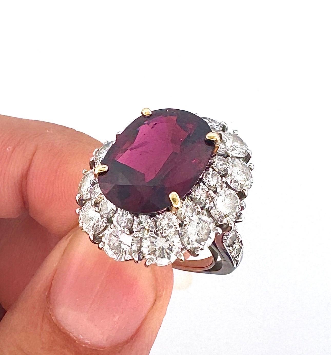 Exquisite Van Cleef & Arpels 7,77ct Rubin Ring mit 4,00ct Diamant Halo - signiert im Angebot 2