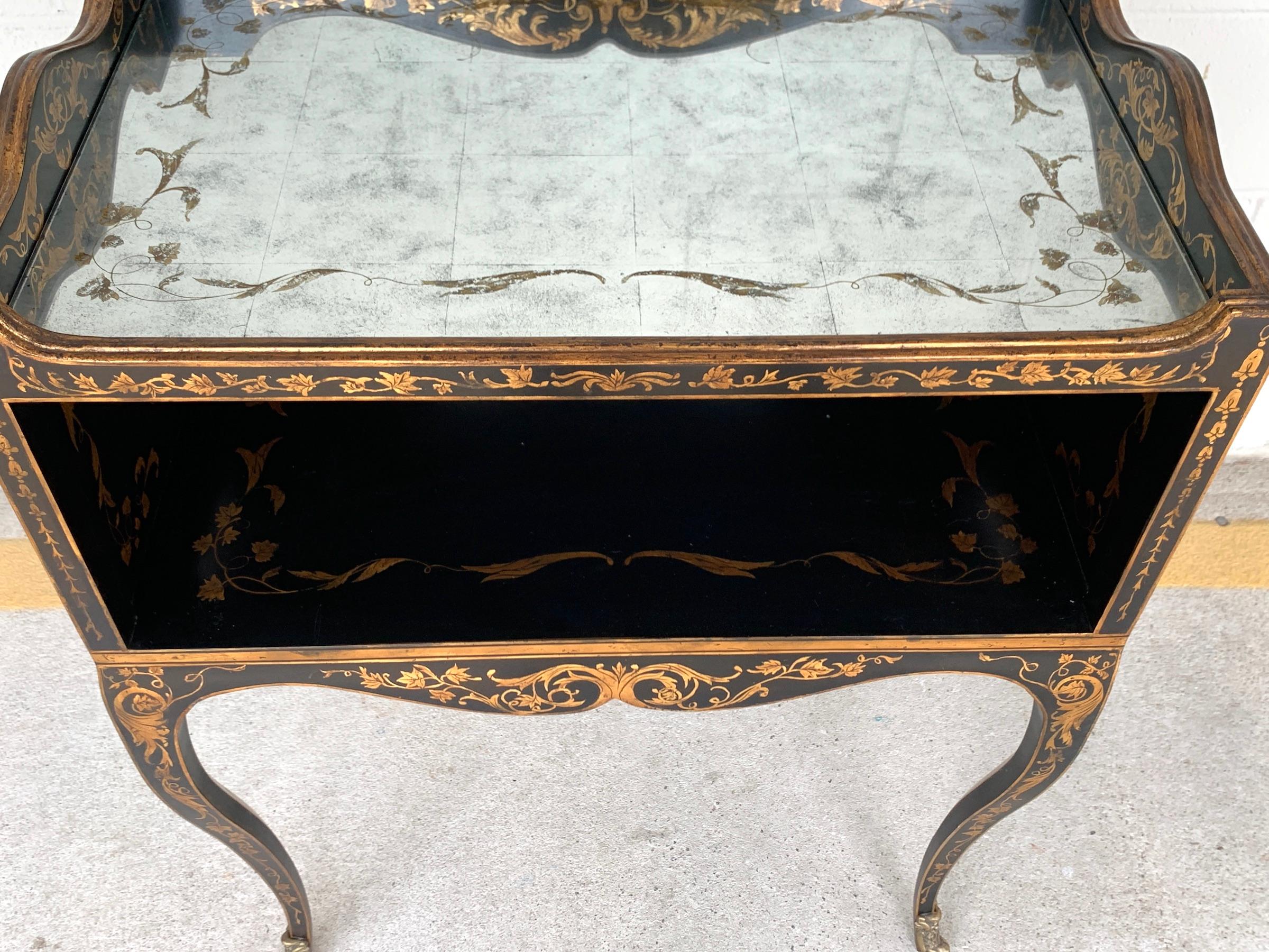 Exquisite Venetian Style Églomisé Gilt Lacquered Tiered End Table/ Nightstand In Good Condition For Sale In Atlanta, GA