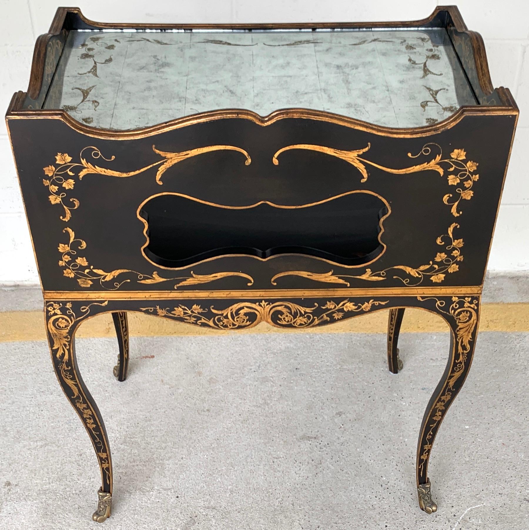 Exquisite Venetian Style Églomisé Gilt Lacquered Tiered End Table/ Nightstand For Sale 2