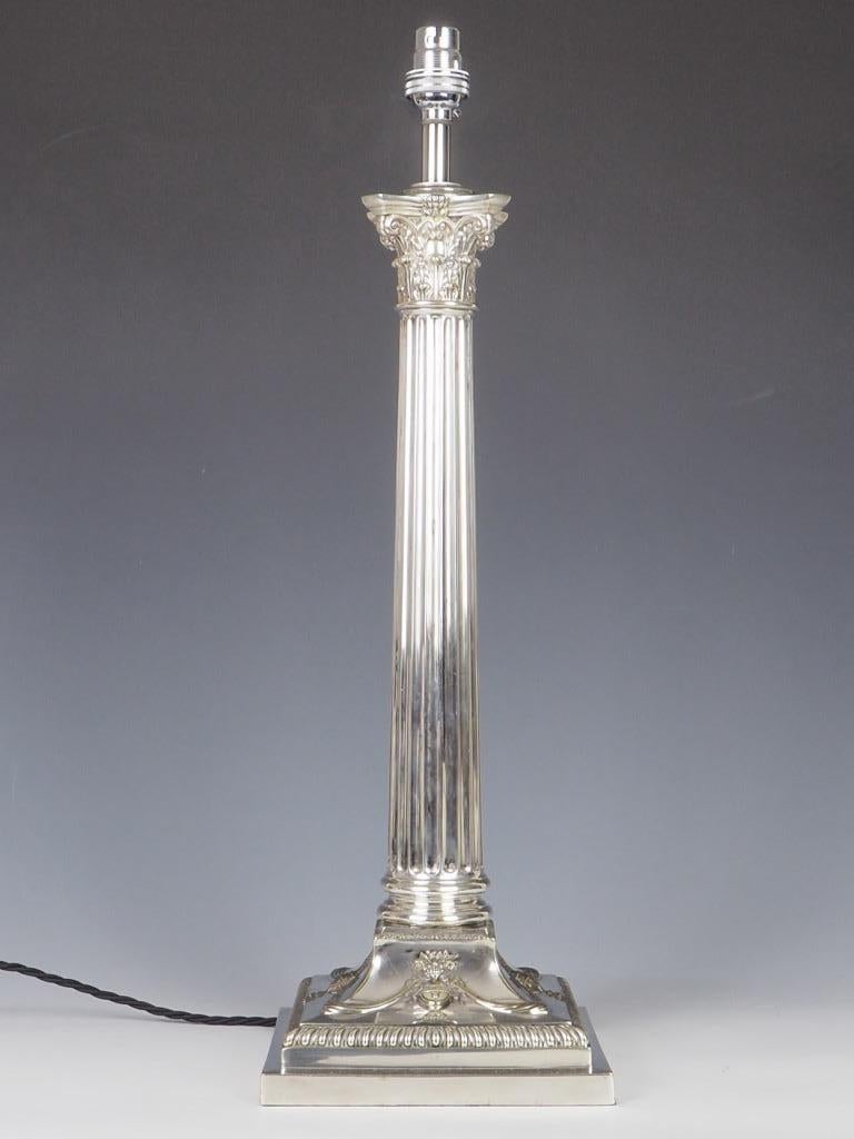 Exquisite Victorian Silver-Plated Corinthian Column Table Lamp In Good Condition In Lincoln, GB