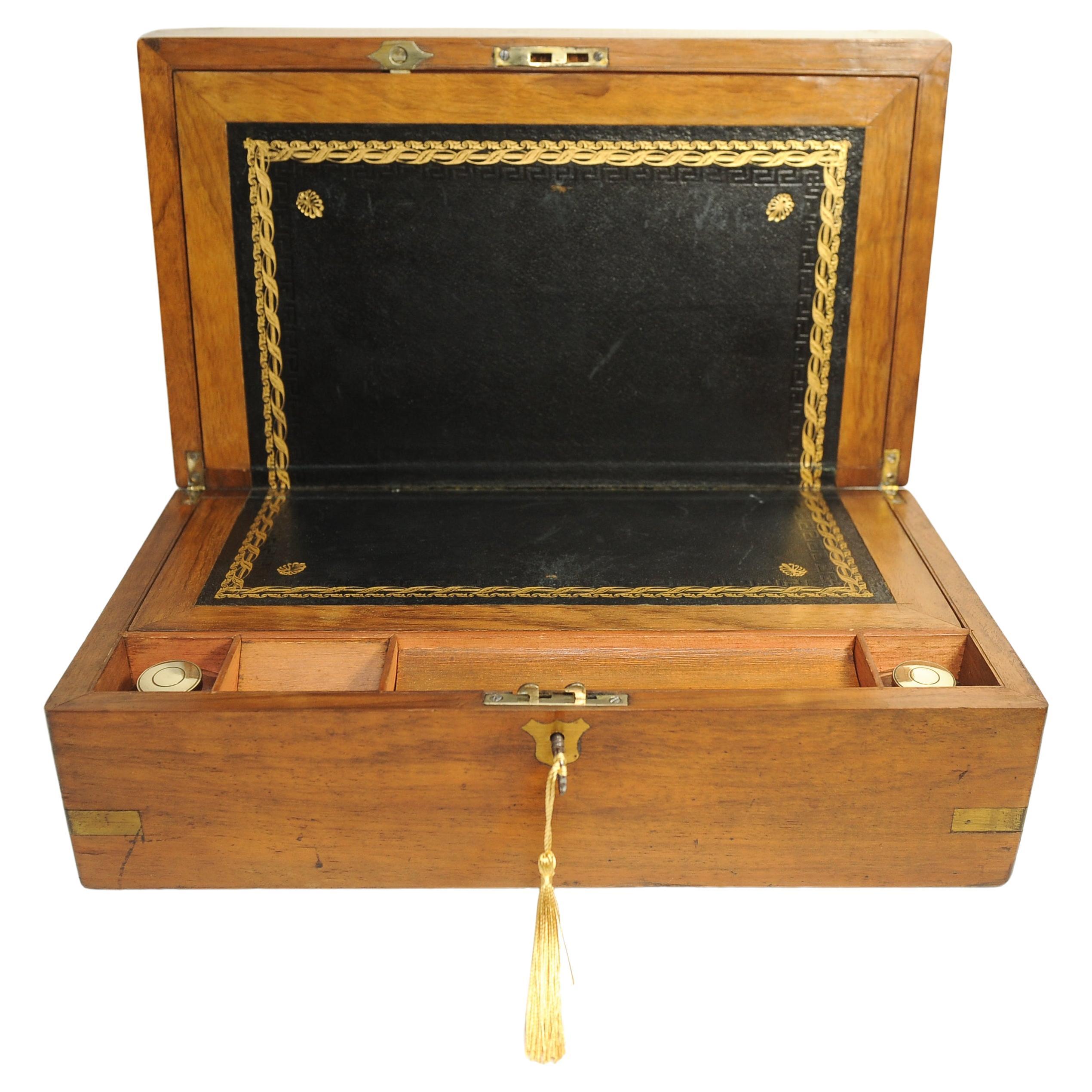 Exquisite viktorianischen Nussbaum & Schwarz Tooled Leder Campaigner Schreiben Piste im Angebot 6