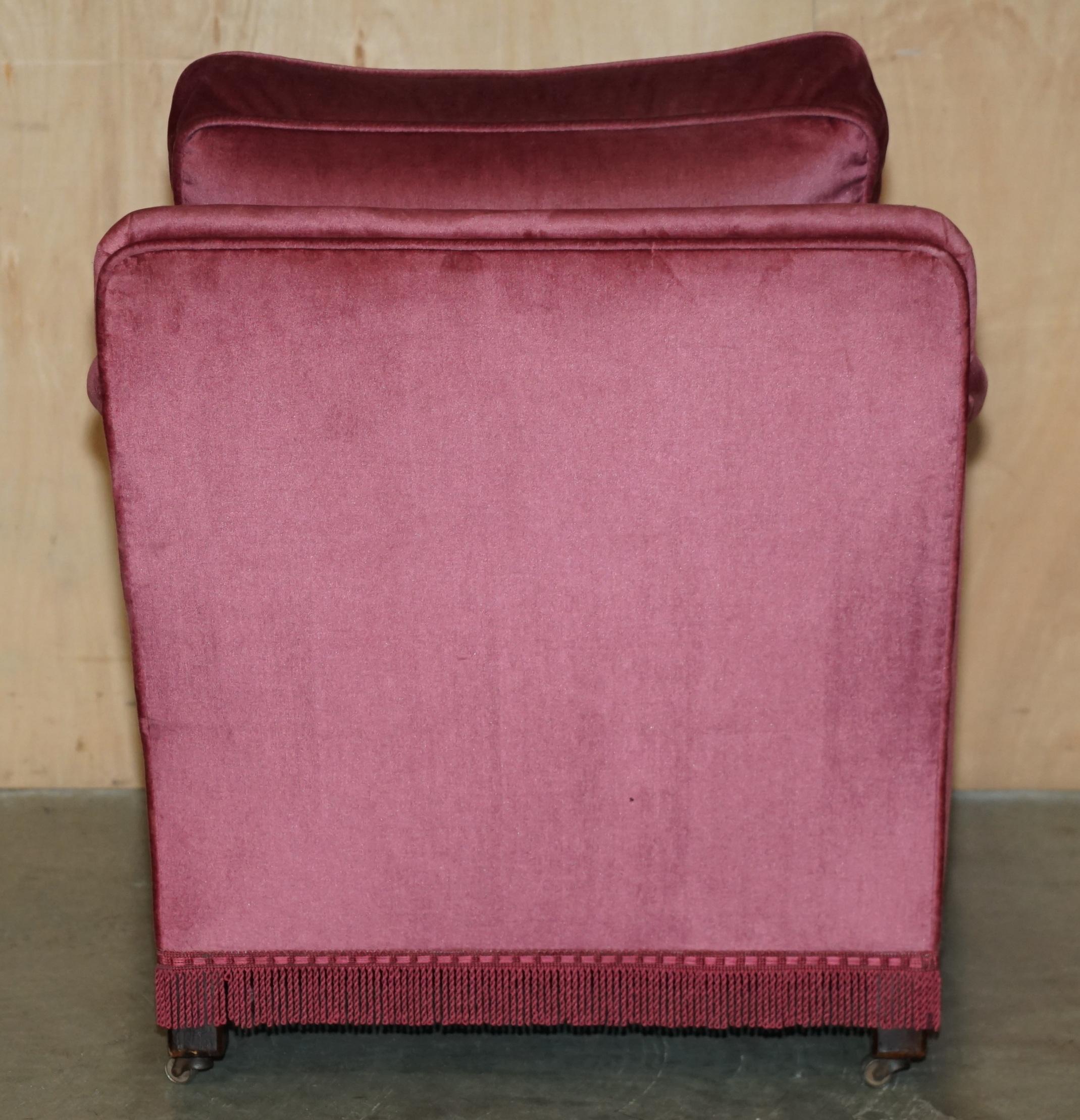 UN'OTTIMA SUITE DIVANO IN VELOUR DI SALMONE VITICO e COPPIA DI POLTRONE in vendita 2