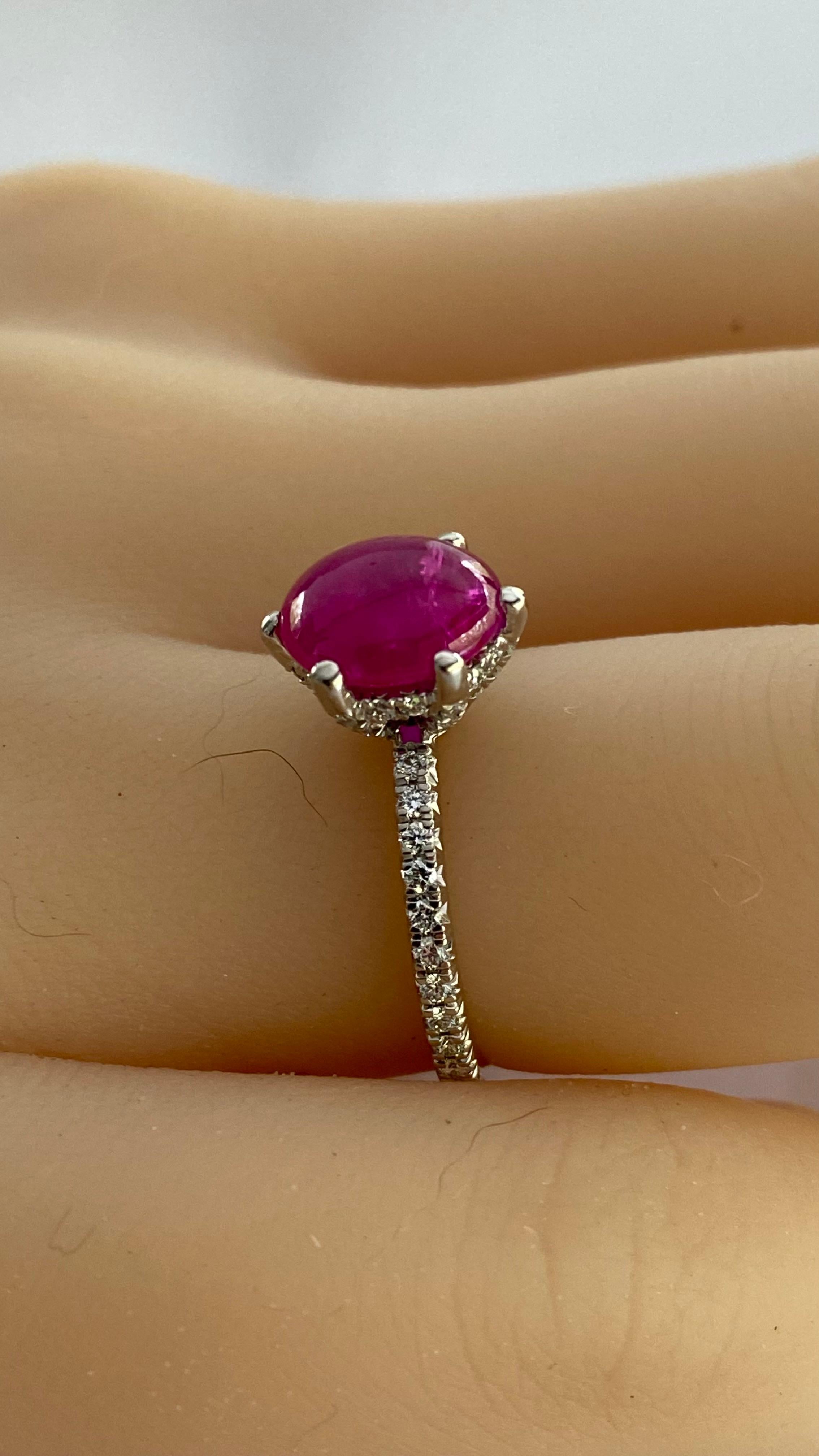 Exquisite Vintage Blue Nile Platinum Diamond and Ruby 2.75 Carat Engagement Ring In Good Condition For Sale In New York, NY