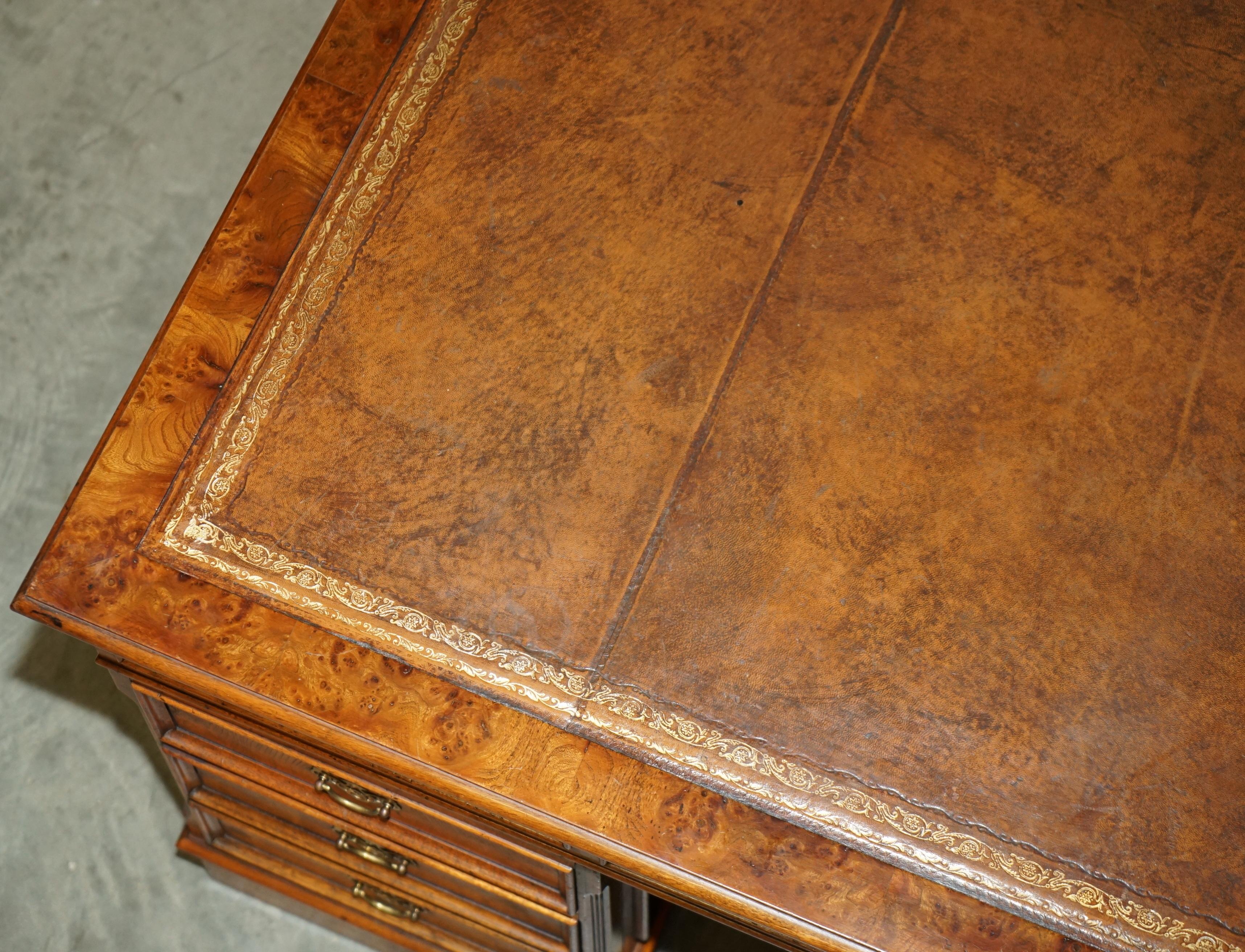 EXQUISITE GARDE DE PARTENAIRES EN CUIR MARRON WALNUT VINTAGE POUR LES TRAVAILS DE SERVICE À PROPOS DE SLIP en vente 2
