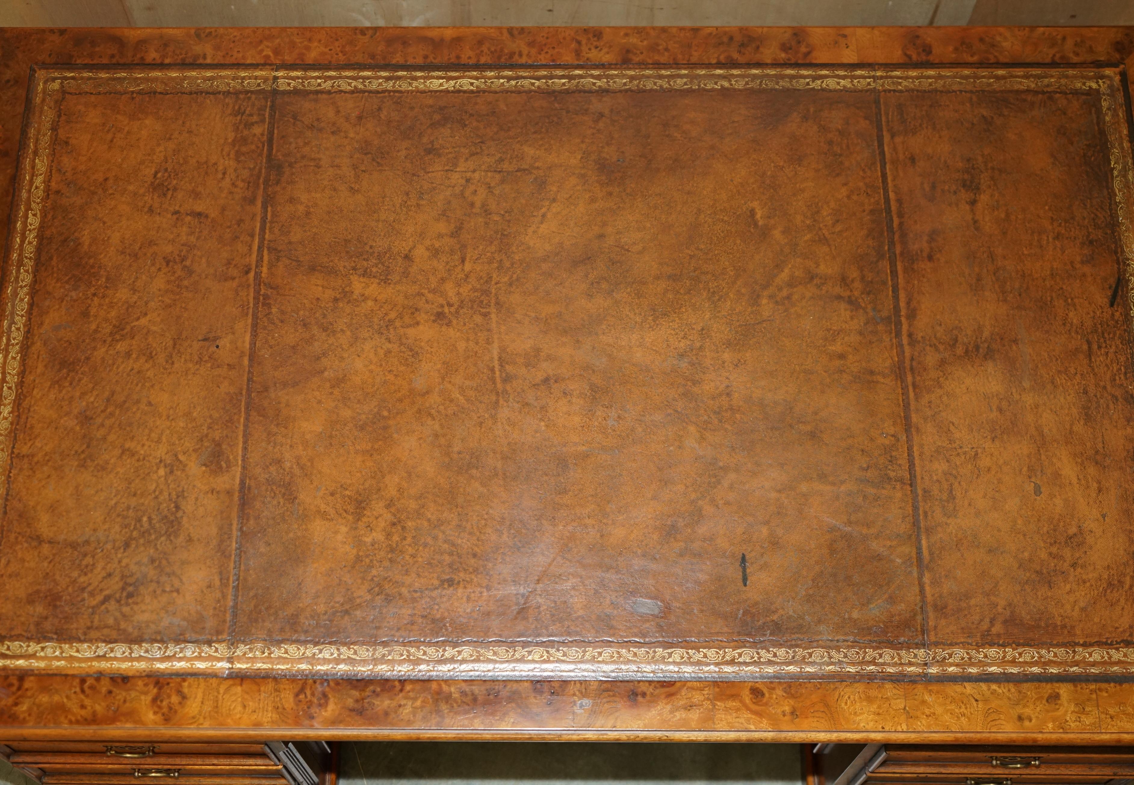 EXQUISITE GARDE DE PARTENAIRES EN CUIR MARRON WALNUT VINTAGE POUR LES TRAVAILS DE SERVICE À PROPOS DE SLIP en vente 3