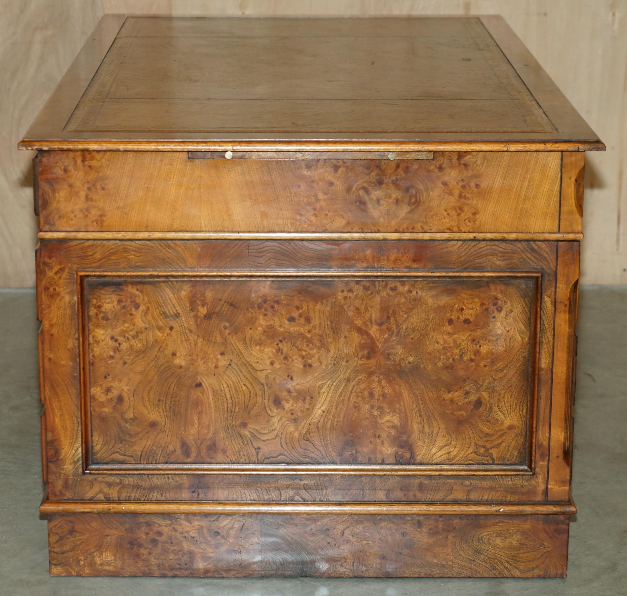 EXQUISITE GARDE DE PARTENAIRES EN CUIR MARRON WALNUT VINTAGE POUR LES TRAVAILS DE SERVICE À PROPOS DE SLIP en vente 5