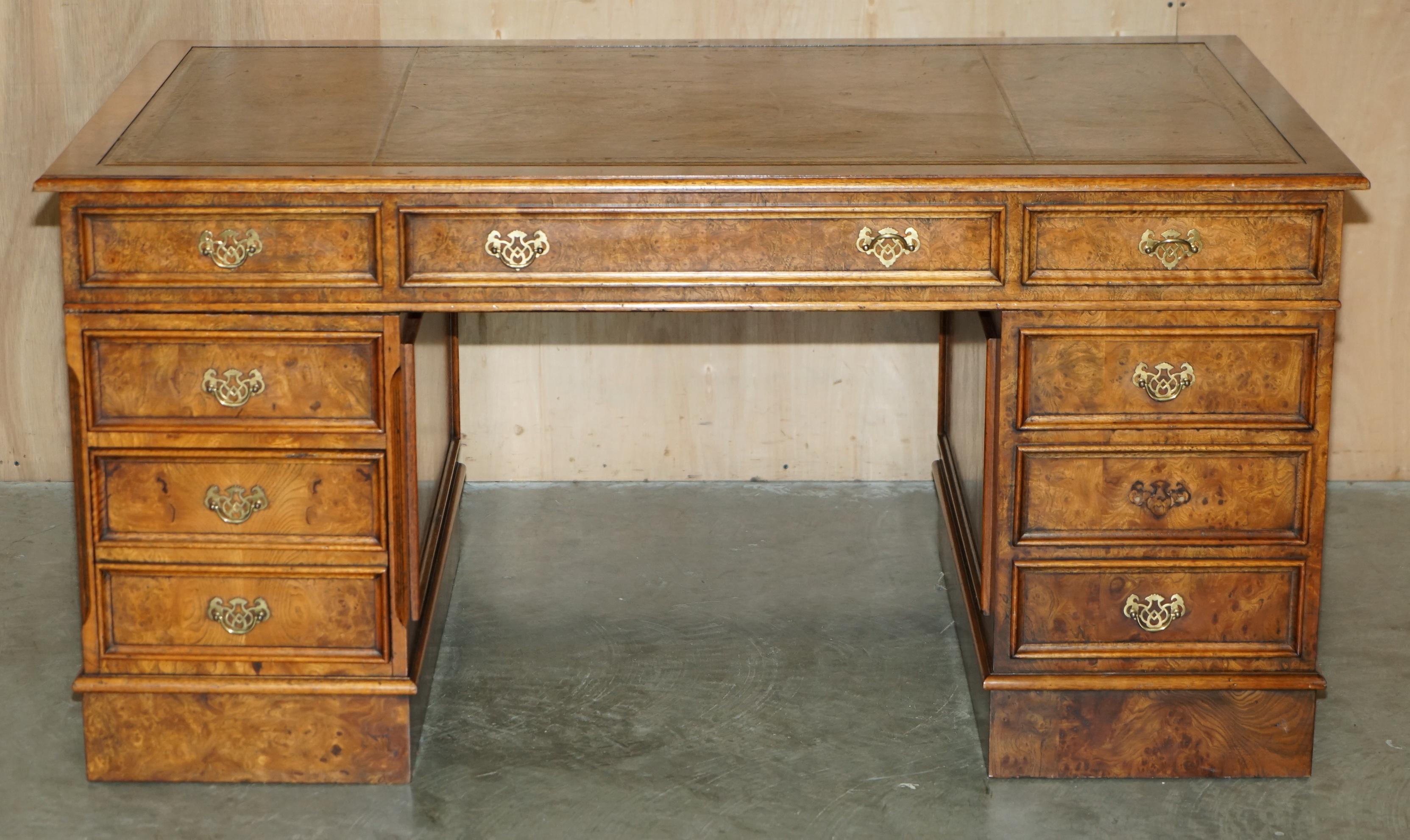 EXQUISITE GARDE DE PARTENAIRES EN CUIR MARRON WALNUT VINTAGE POUR LES TRAVAILS DE SERVICE À PROPOS DE SLIP en vente 6
