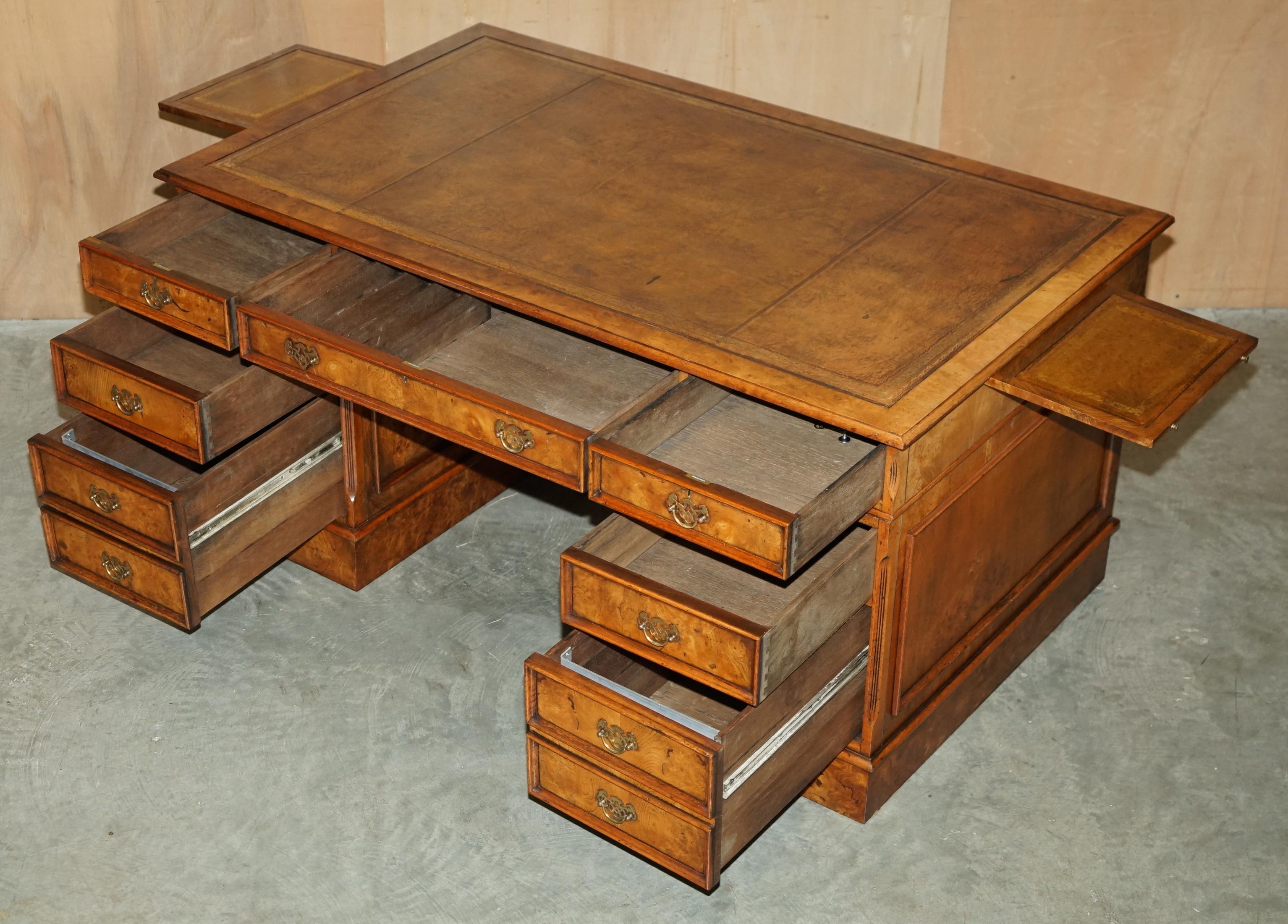 EXQUISITE GARDE DE PARTENAIRES EN CUIR MARRON WALNUT VINTAGE POUR LES TRAVAILS DE SERVICE À PROPOS DE SLIP en vente 7