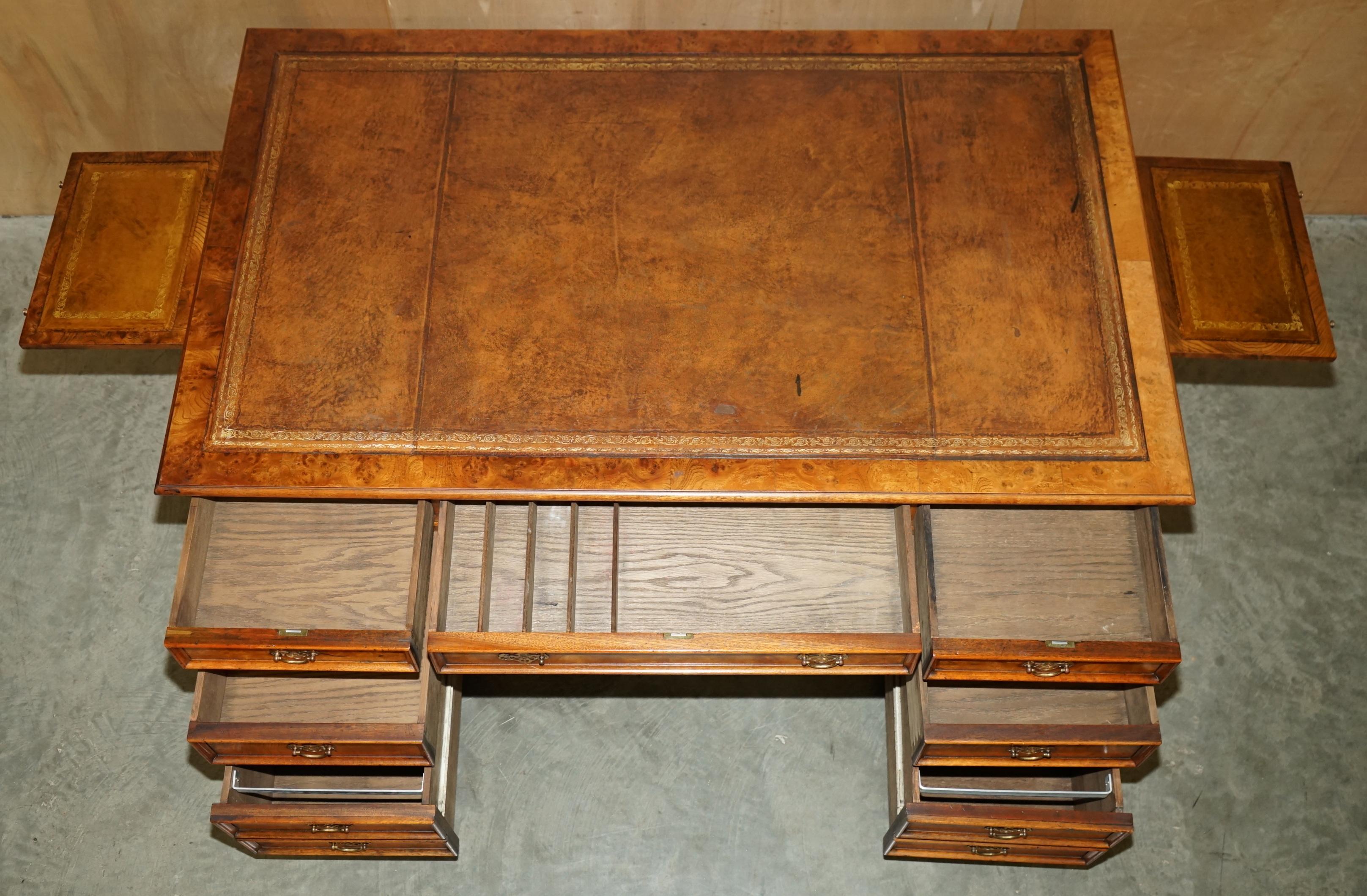 EXQUISITE GARDE DE PARTENAIRES EN CUIR MARRON WALNUT VINTAGE POUR LES TRAVAILS DE SERVICE À PROPOS DE SLIP en vente 9