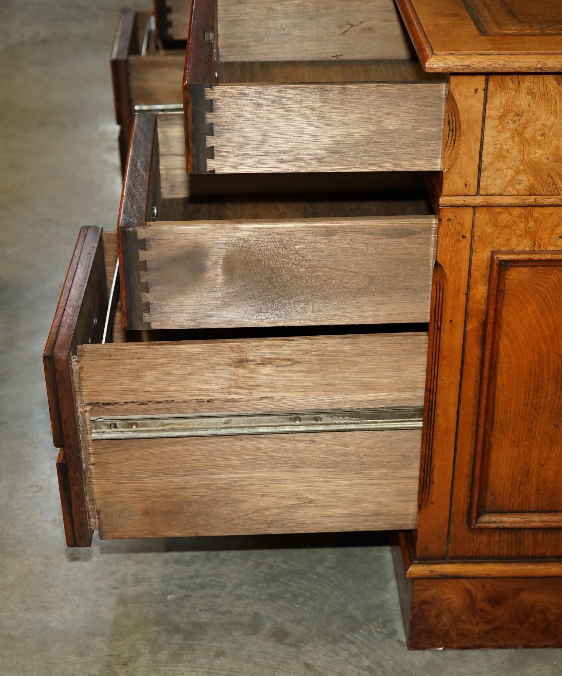 EXQUISITE GARDE DE PARTENAIRES EN CUIR MARRON WALNUT VINTAGE POUR LES TRAVAILS DE SERVICE À PROPOS DE SLIP en vente 11