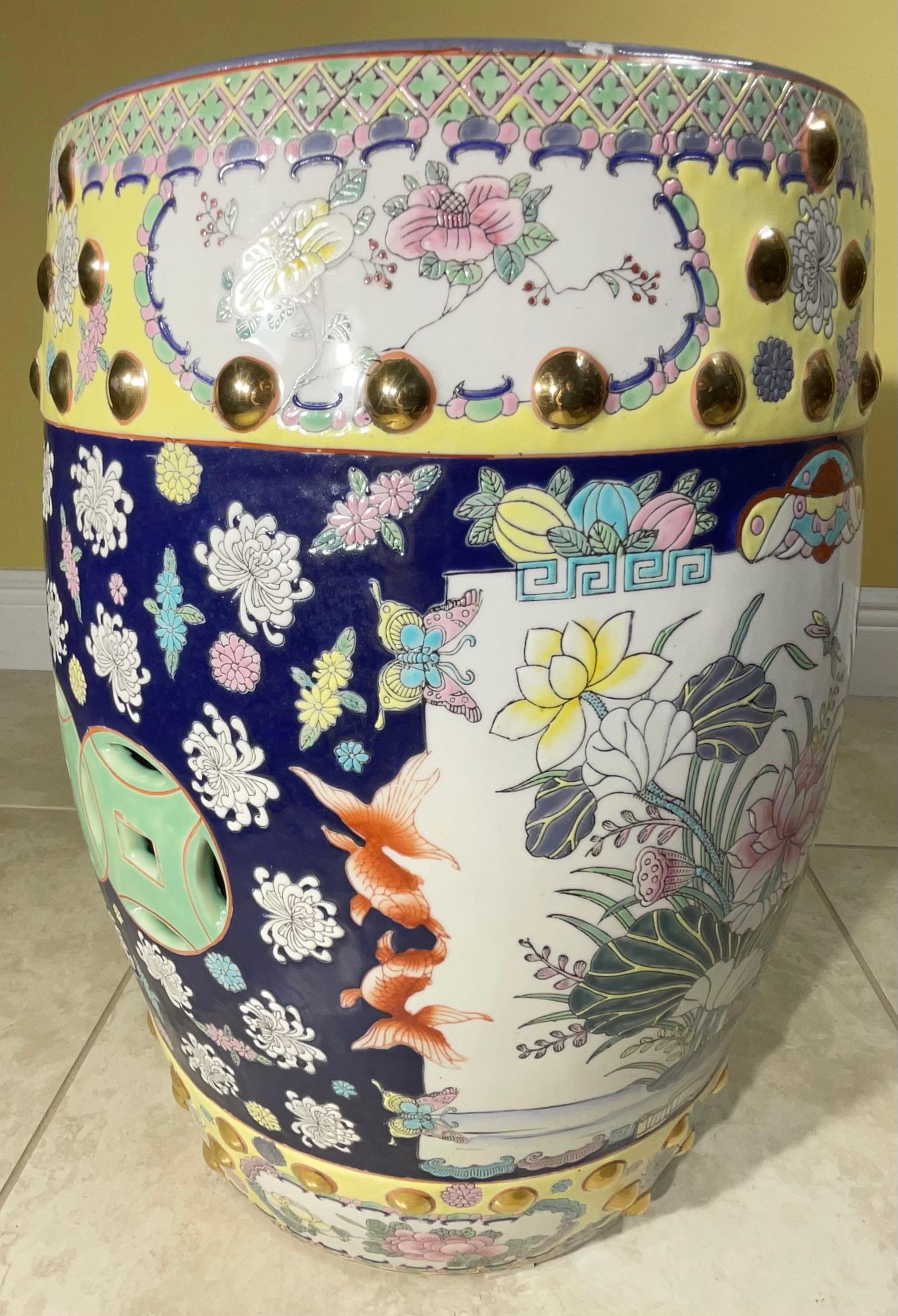 Exquisito Asiento de Jardín de Porcelana Rosa Familiar China Vintage con Motivo de Dragón en venta 5