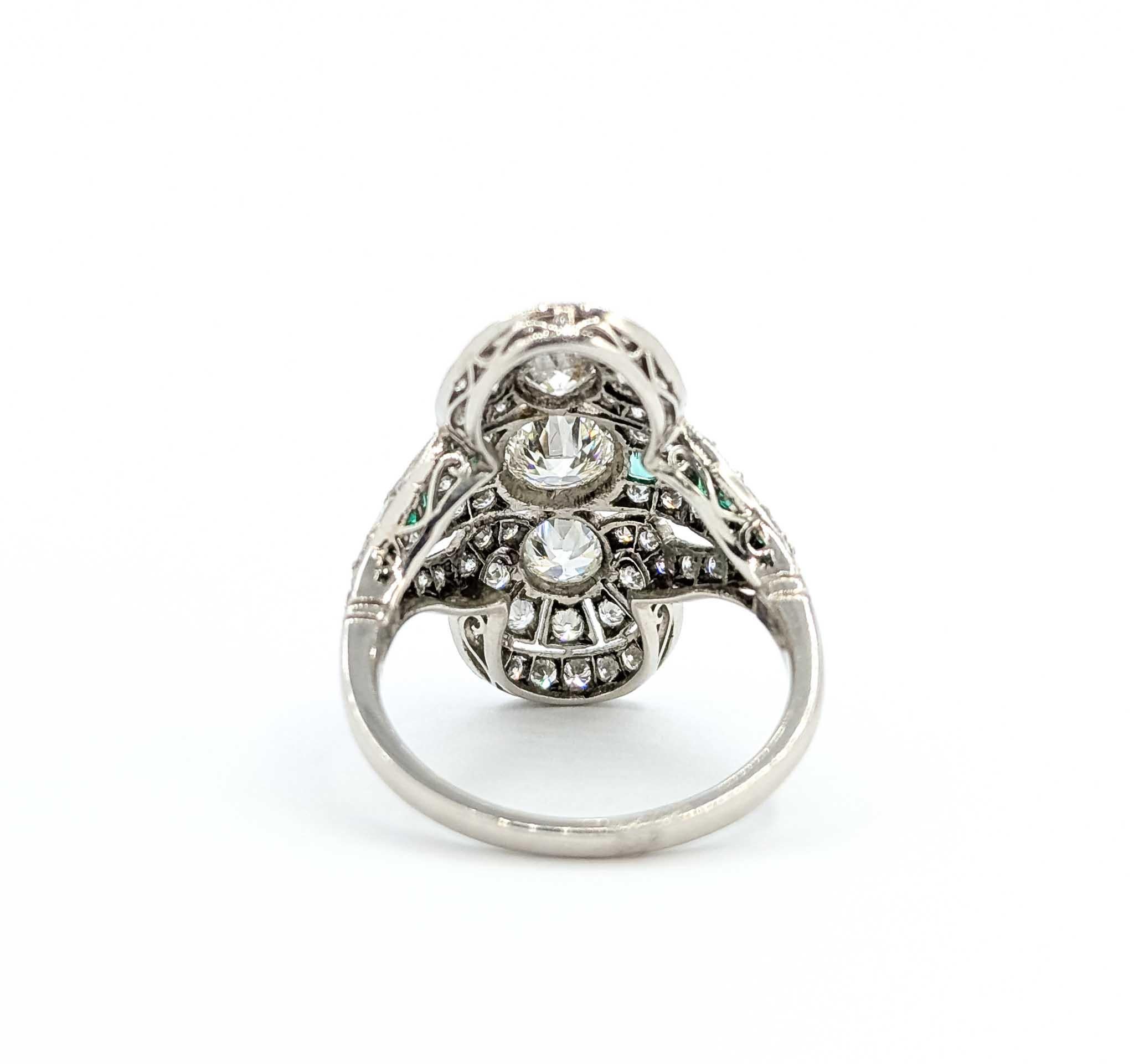 Exquisite Vintage Diamond and Emerald Cocktail Shield Ring in 900pt Gold For Sale 4