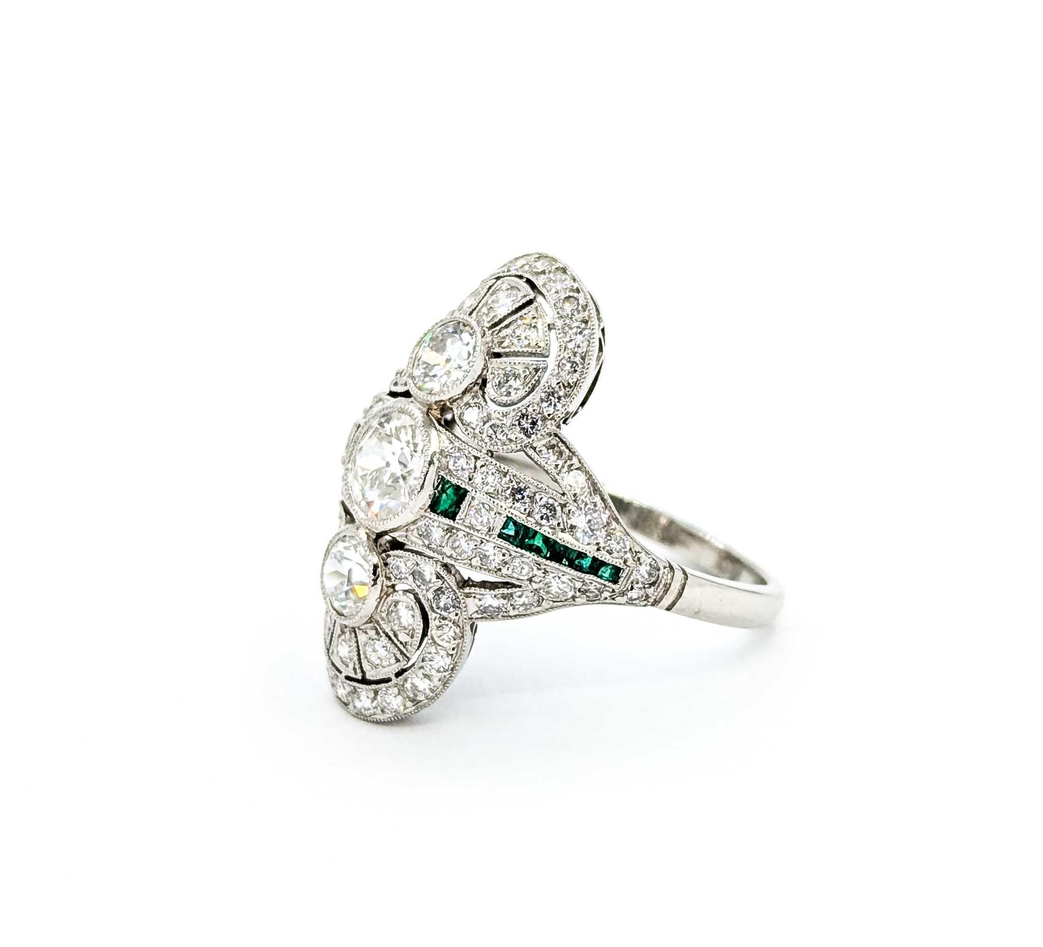 Art Deco Exquisite Vintage Diamond and Emerald Cocktail Shield Ring in 900pt Gold For Sale