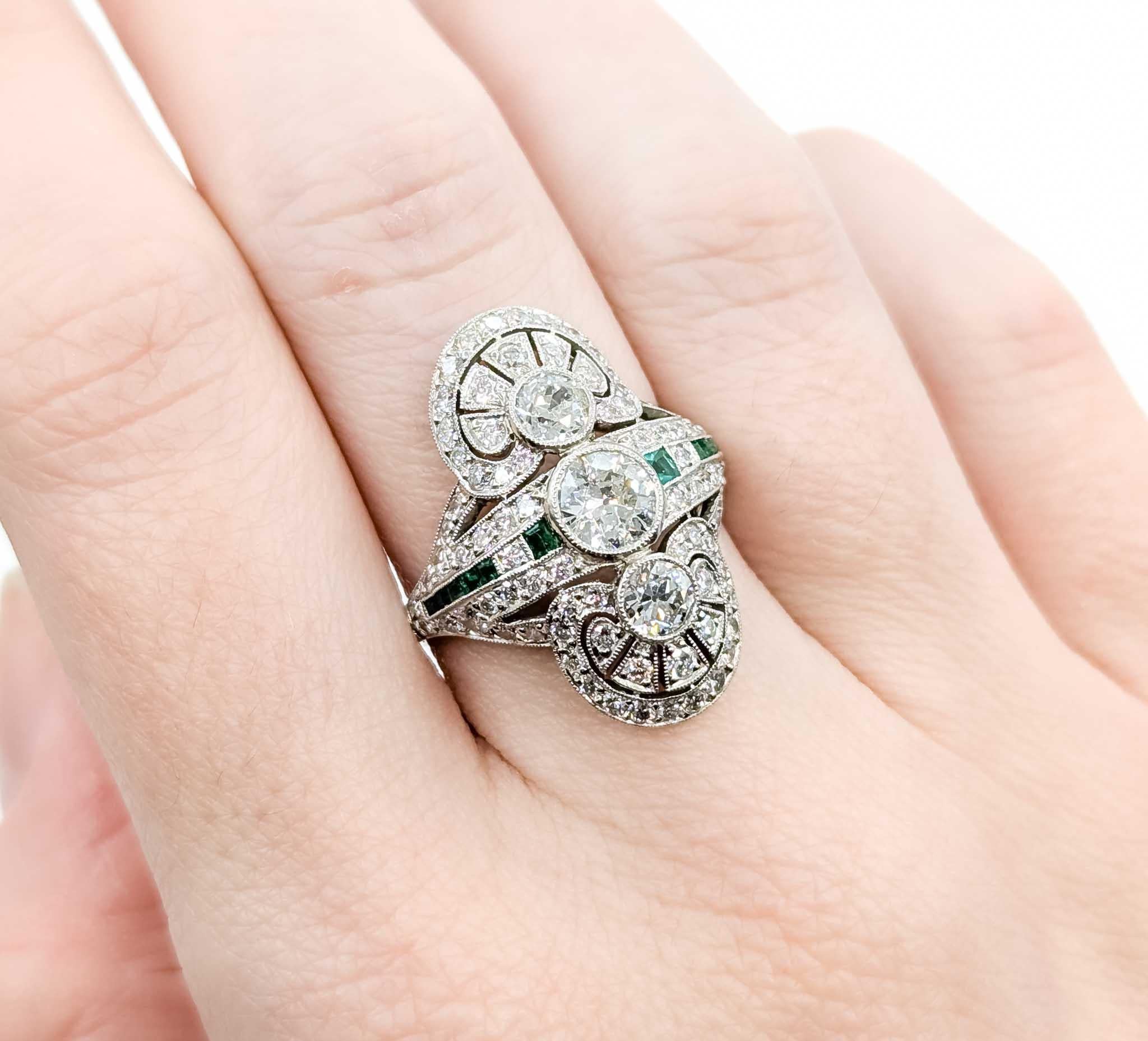 Exquisite Vintage Diamond and Emerald Cocktail Shield Ring in 900pt Gold In Excellent Condition For Sale In Bloomington, MN