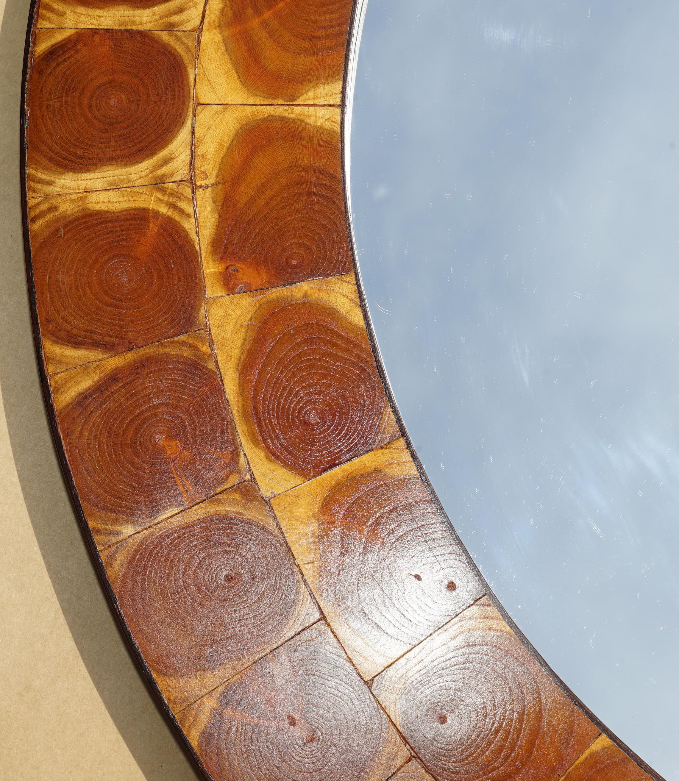 SPECCHIO DA PARETE IN LEGNO D'ORIENTE DI SBLOCCANTE PATINA PARTE DI UN SET in vendita 1