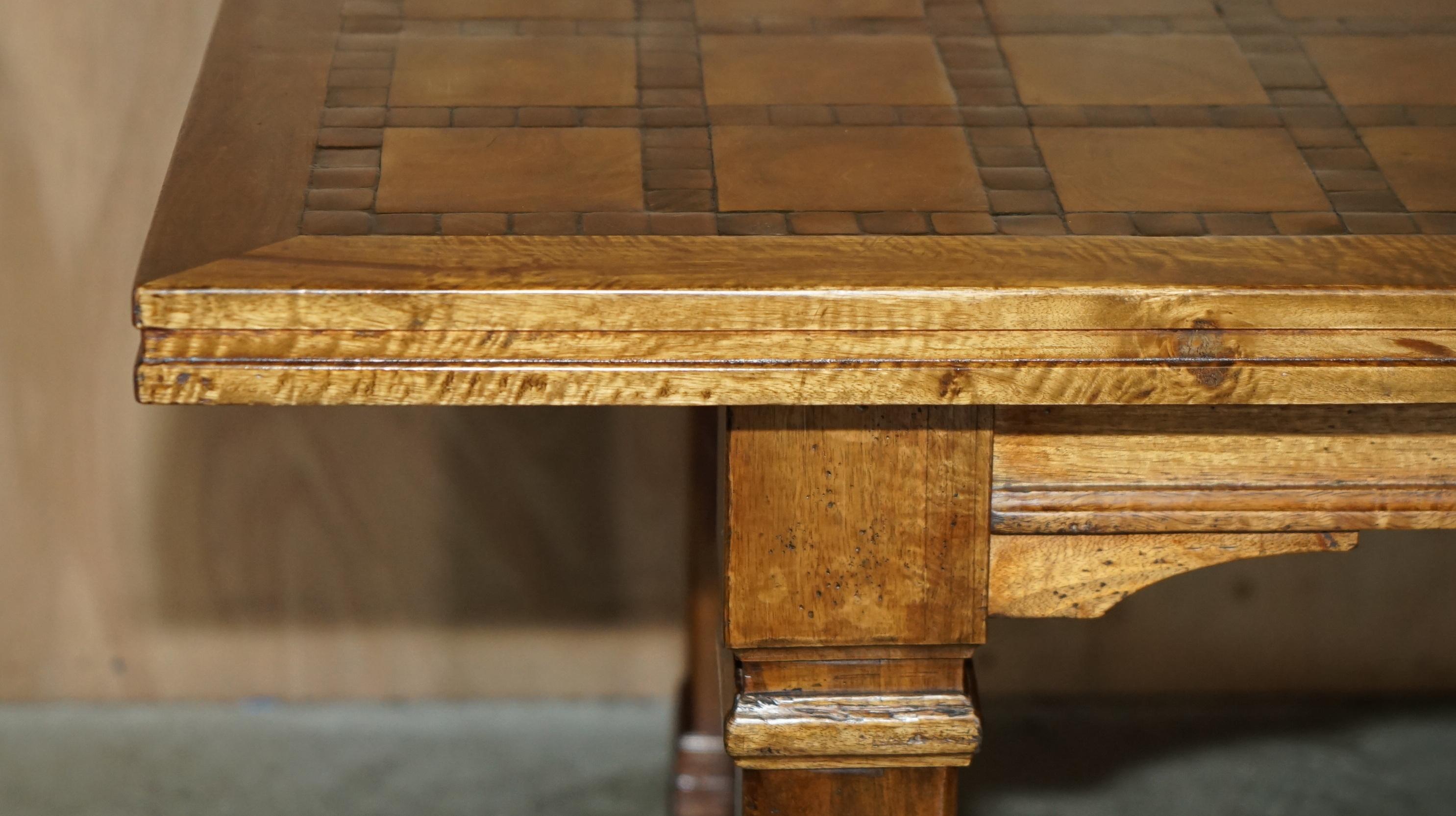 EXQUISITE ViNTAGE OYSTER VENEER & PARQUETRY INLAID REFECTORY DINING TABLE For Sale 3