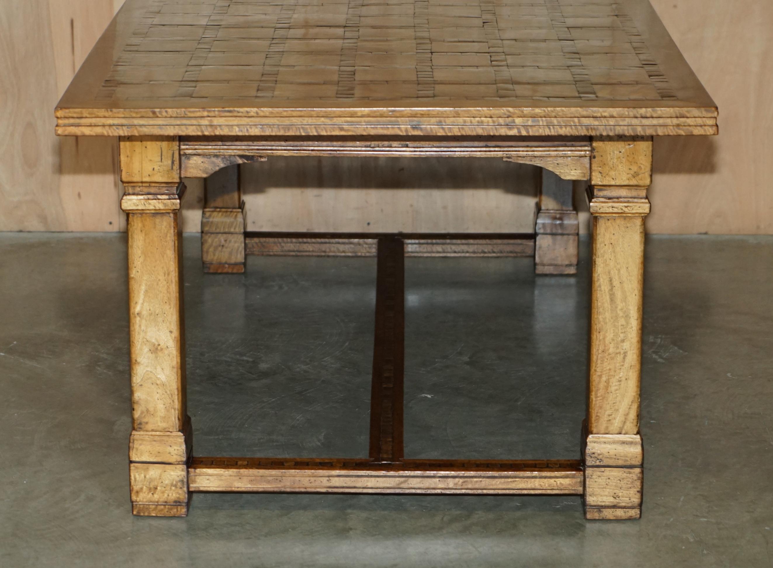 EXQUISITE ViNTAGE OYSTER VENEER & PARQUETRY INLAID REFECTORY DINING TABLE For Sale 13