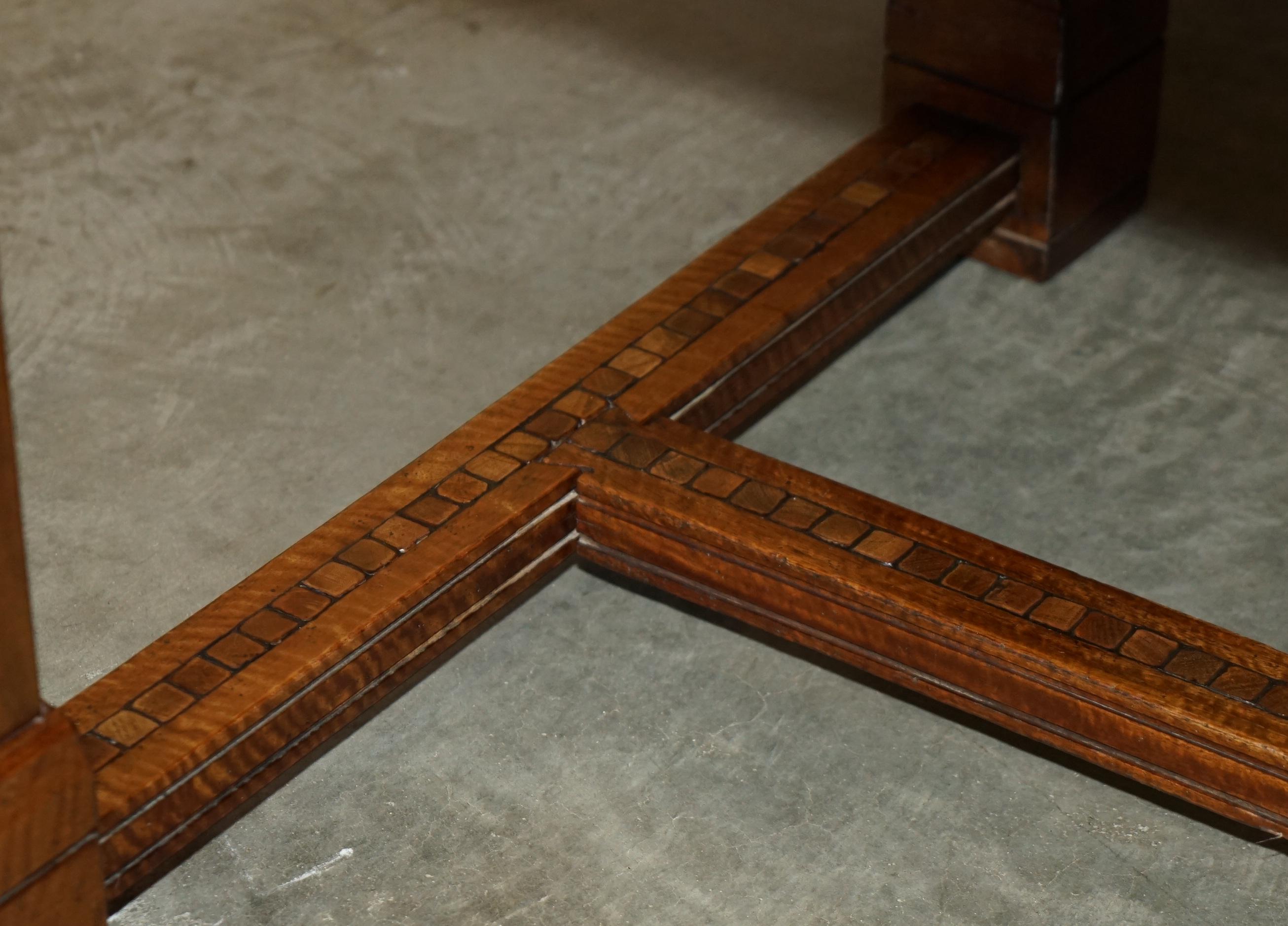 EXQUISITE ViNTAGE OYSTER VENEER & PARQUETRY INLAID REFECTORY DINING TABLE For Sale 1