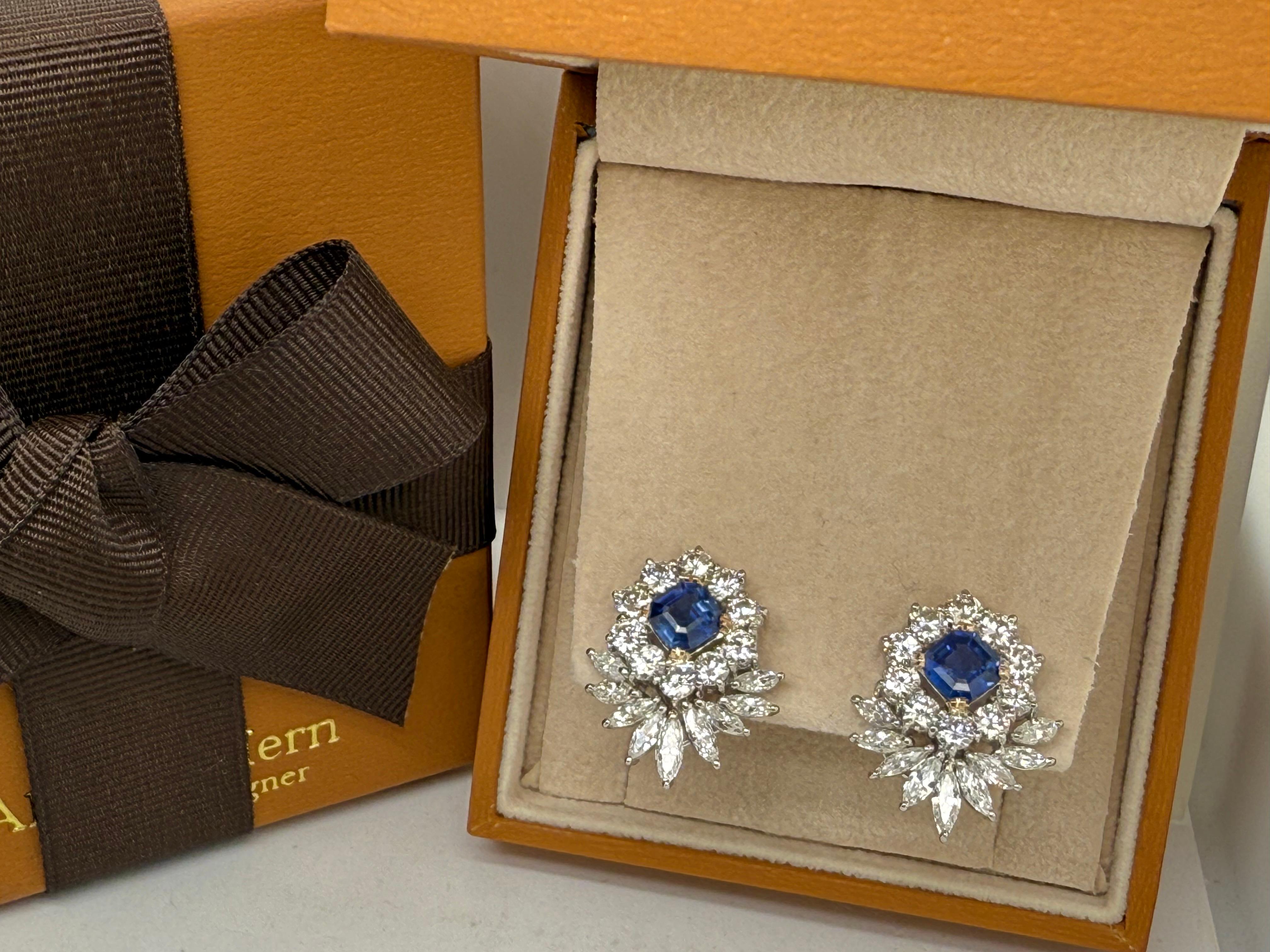 Exquisite Vintage Sapphire & Diamond Snowflake Earrings – 18K Gold & Platinum In Excellent Condition For Sale In Miami, FL