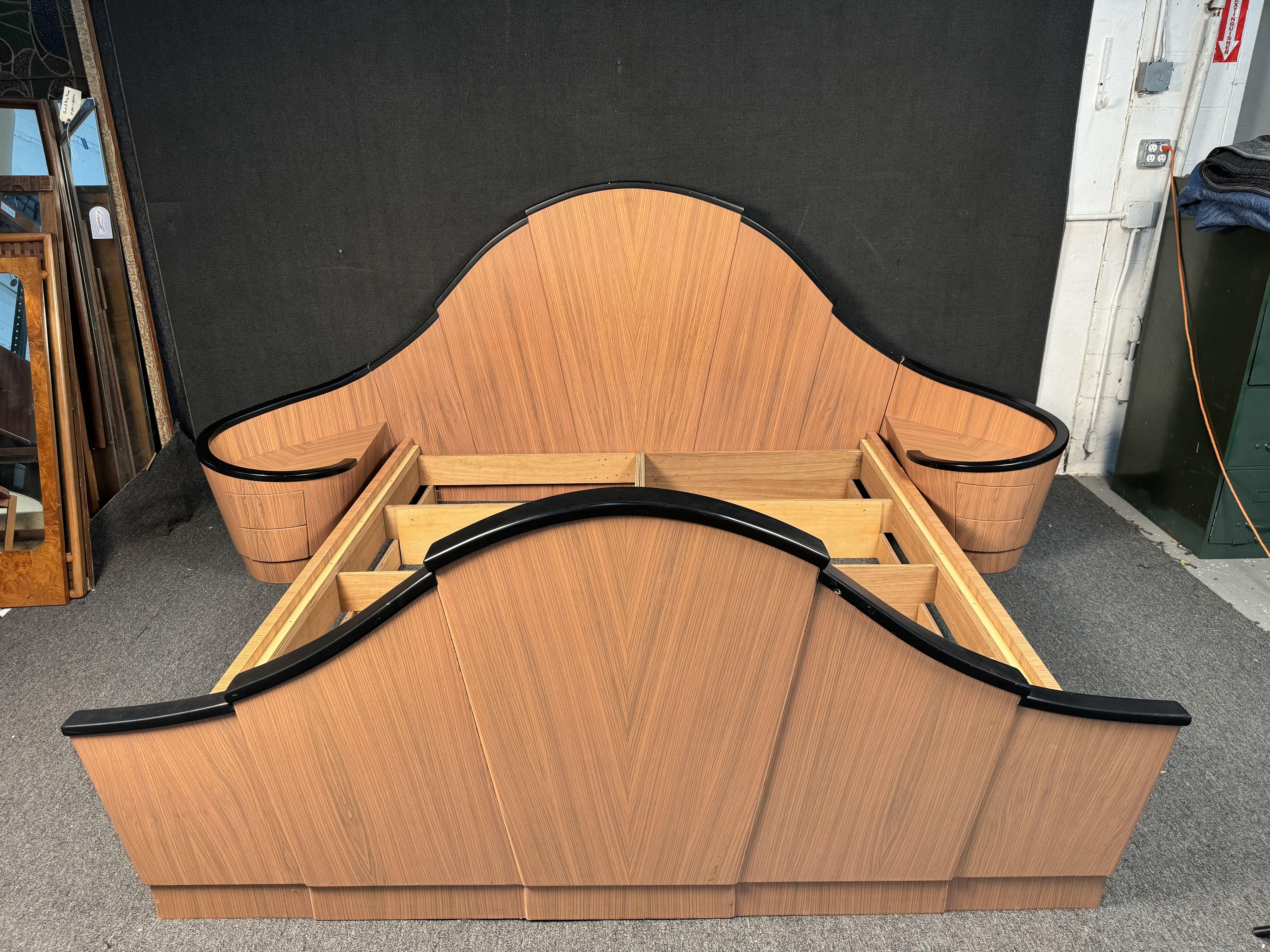 Exquisiter Bettrahmen im Vintage-Stil im Angebot 9
