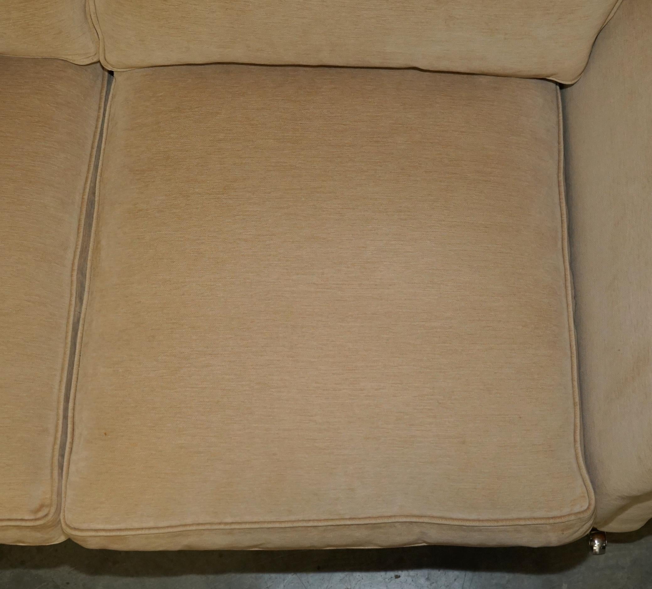 EXQUISITE VISCOUNT DAVID LINLEY TWO SEAT SOFA WiTH STAMPED CASTORS For Sale 6