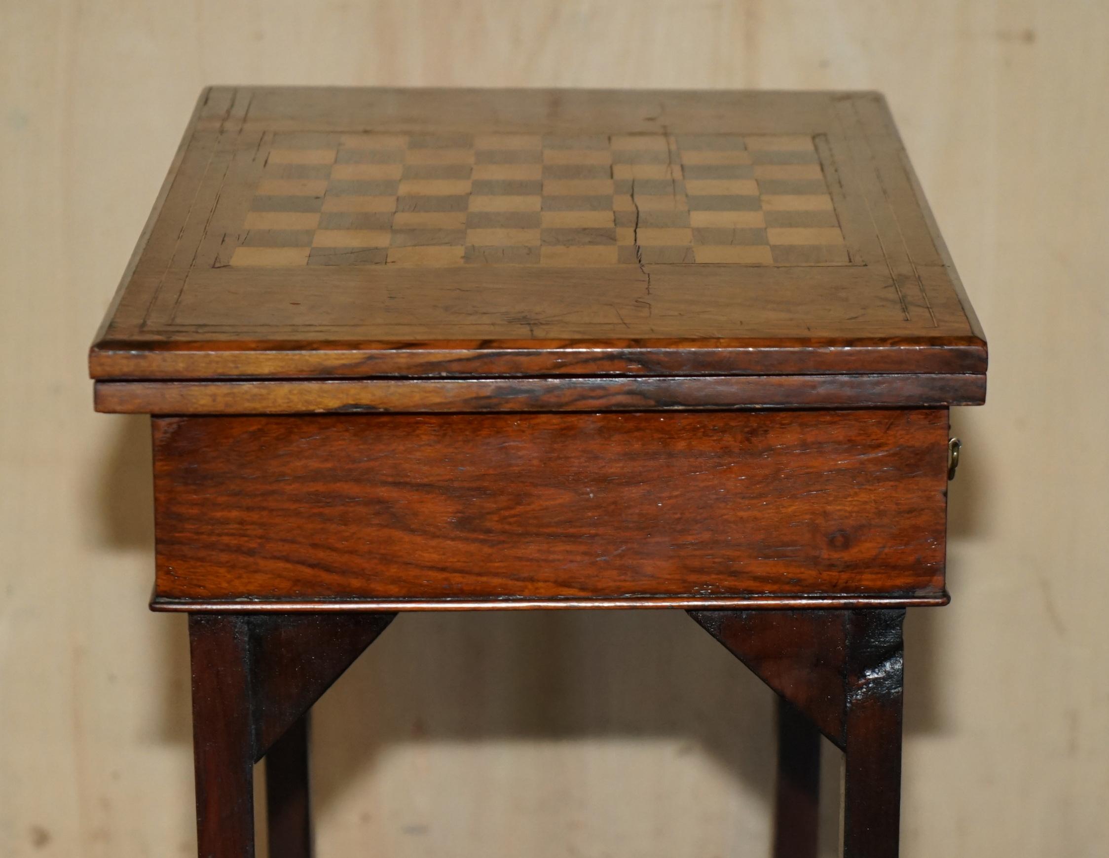EXQUISITE WALNUT SATINWOOD & HARDWOOD ANTIQUE ViCTORIAN CHESSBOARD GAMES TABLE For Sale 3