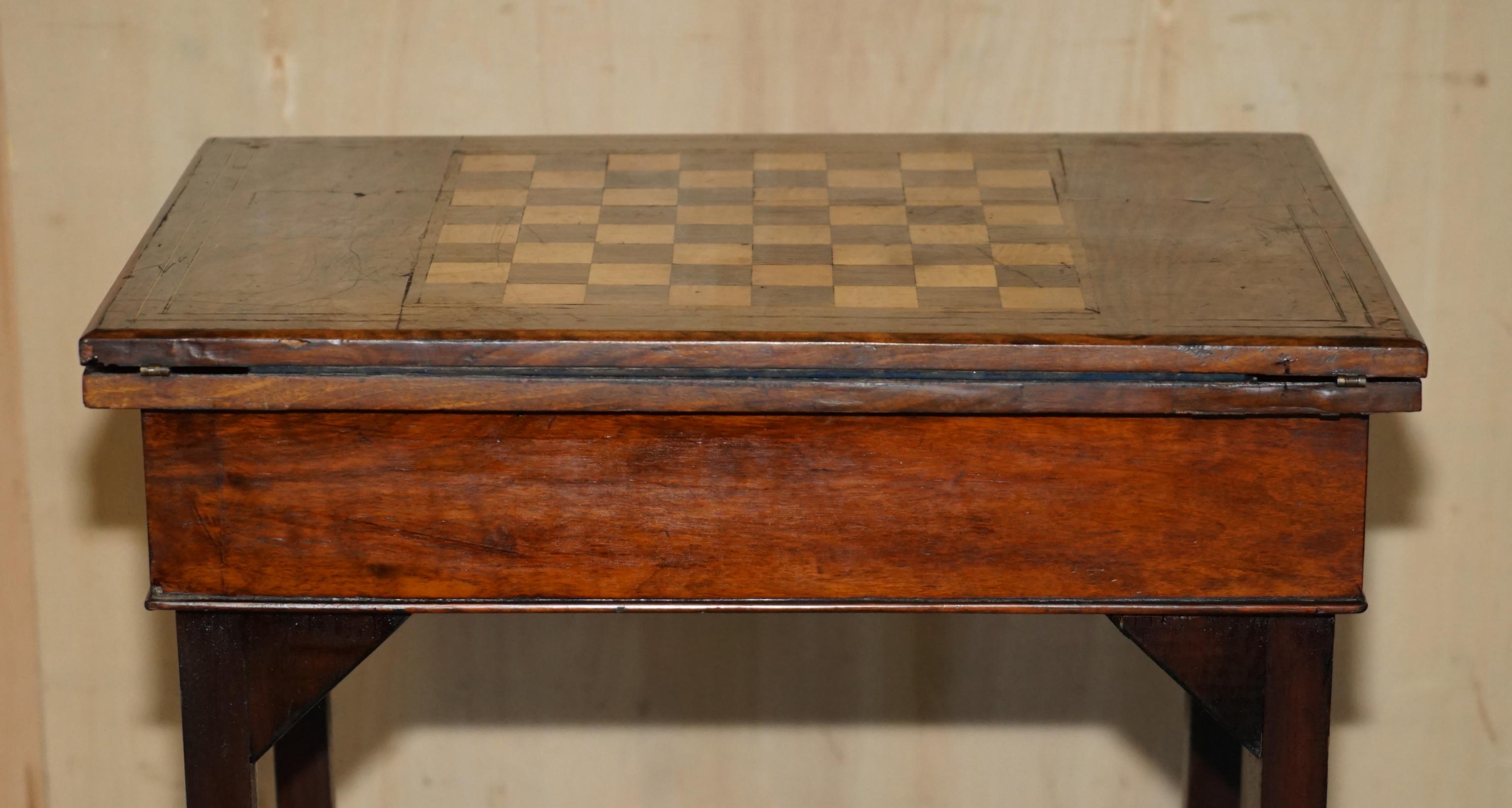 EXQUISITE WALNUT SATINWOOD & HARDWOOD ANTIQUE ViCTORIAN CHESSBOARD GAMES TABLE For Sale 5