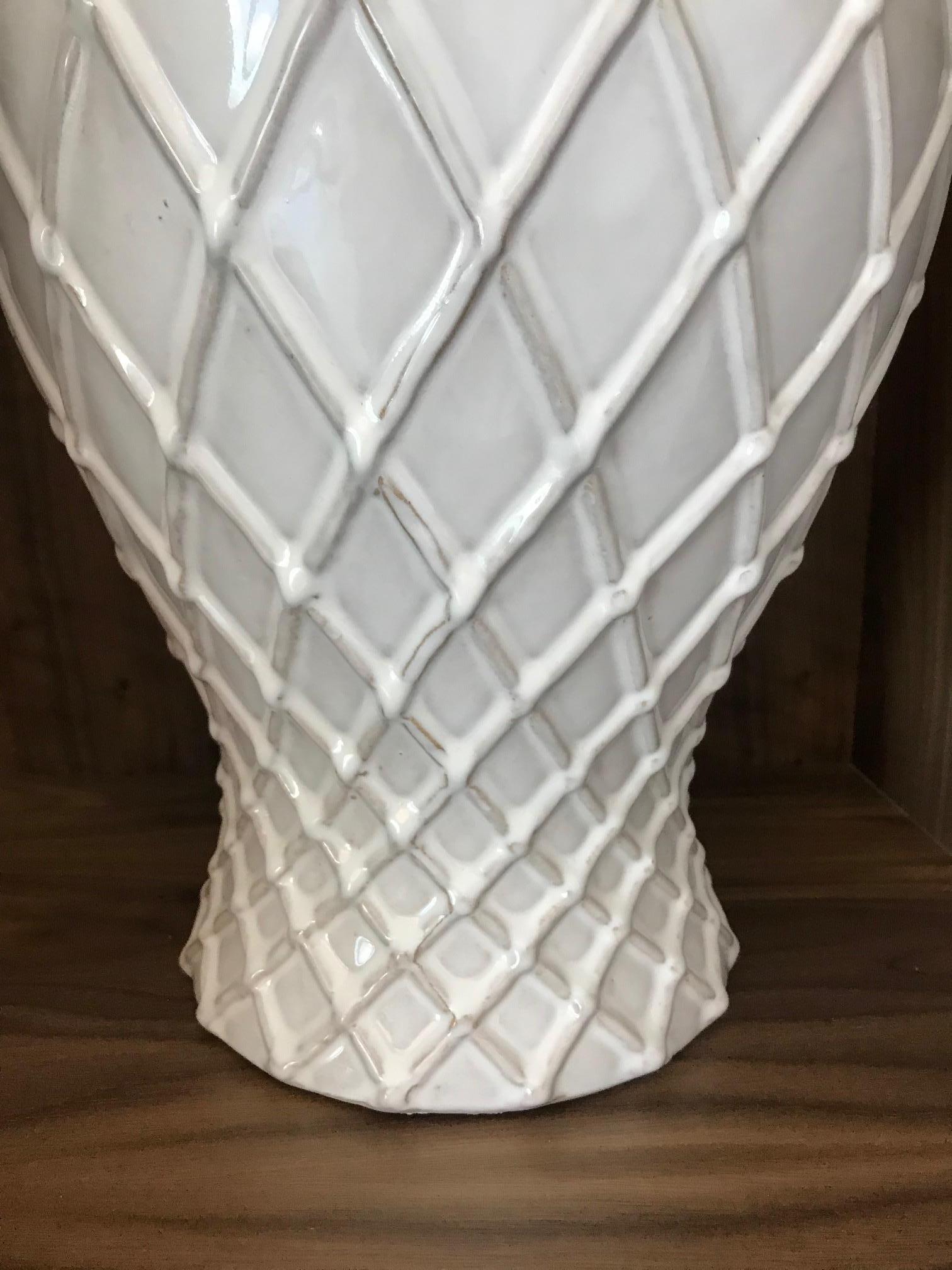 Chippendale Exquisite White Ceramic Lidded Urn Vase with Lattice Design, Italy