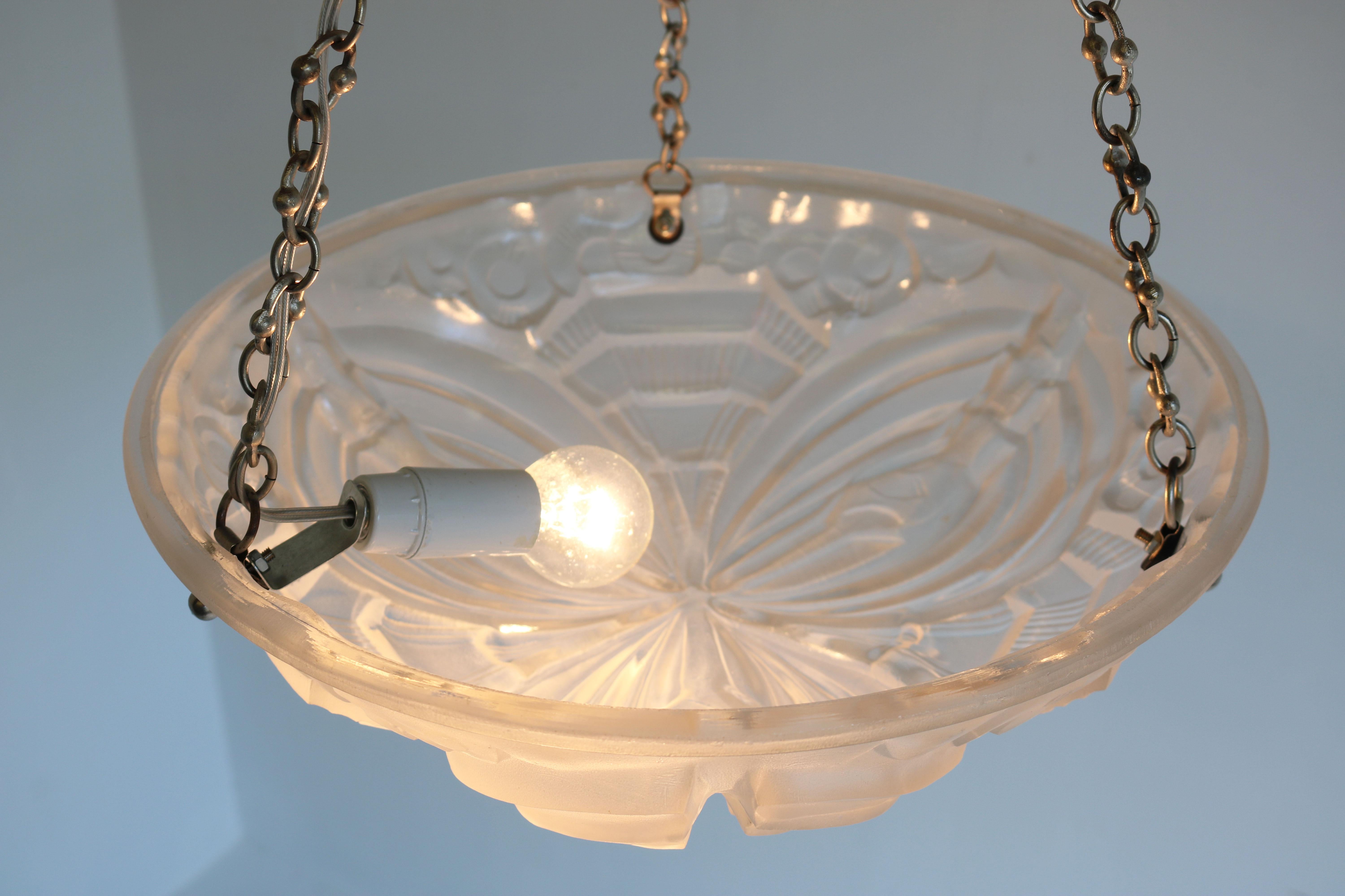 Exquisite White Geometric French Antique Art Deco Chandelier 1930 Henry Mouynet For Sale 5
