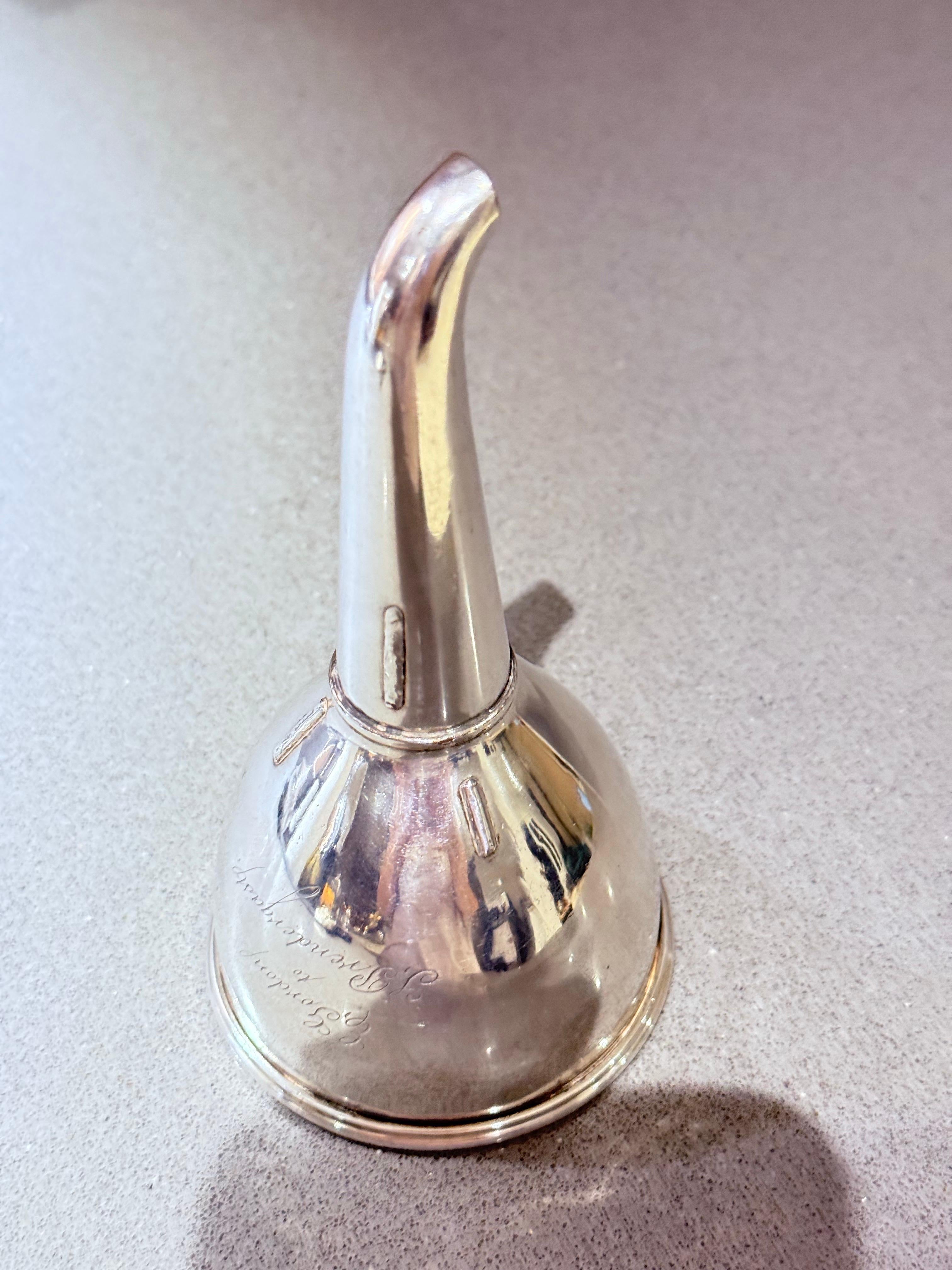 Exquisite Wein Trichter Antike Silber Platte vergoldet Superb Qualität Vintage Barware im Zustand „Hervorragend“ im Angebot in Wembley, GB