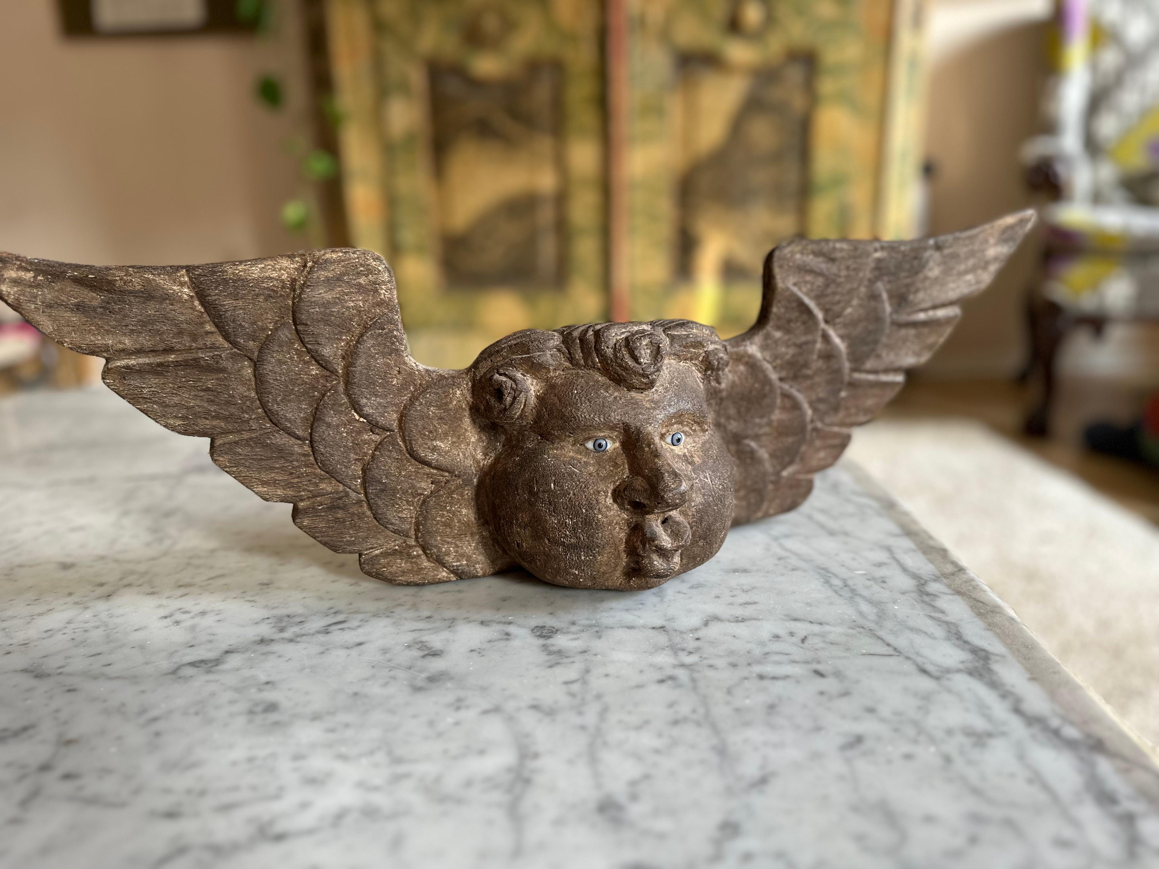 Barocco Squisita testa di cherubino in legno con occhi di vetro, 1800 ca. in vendita