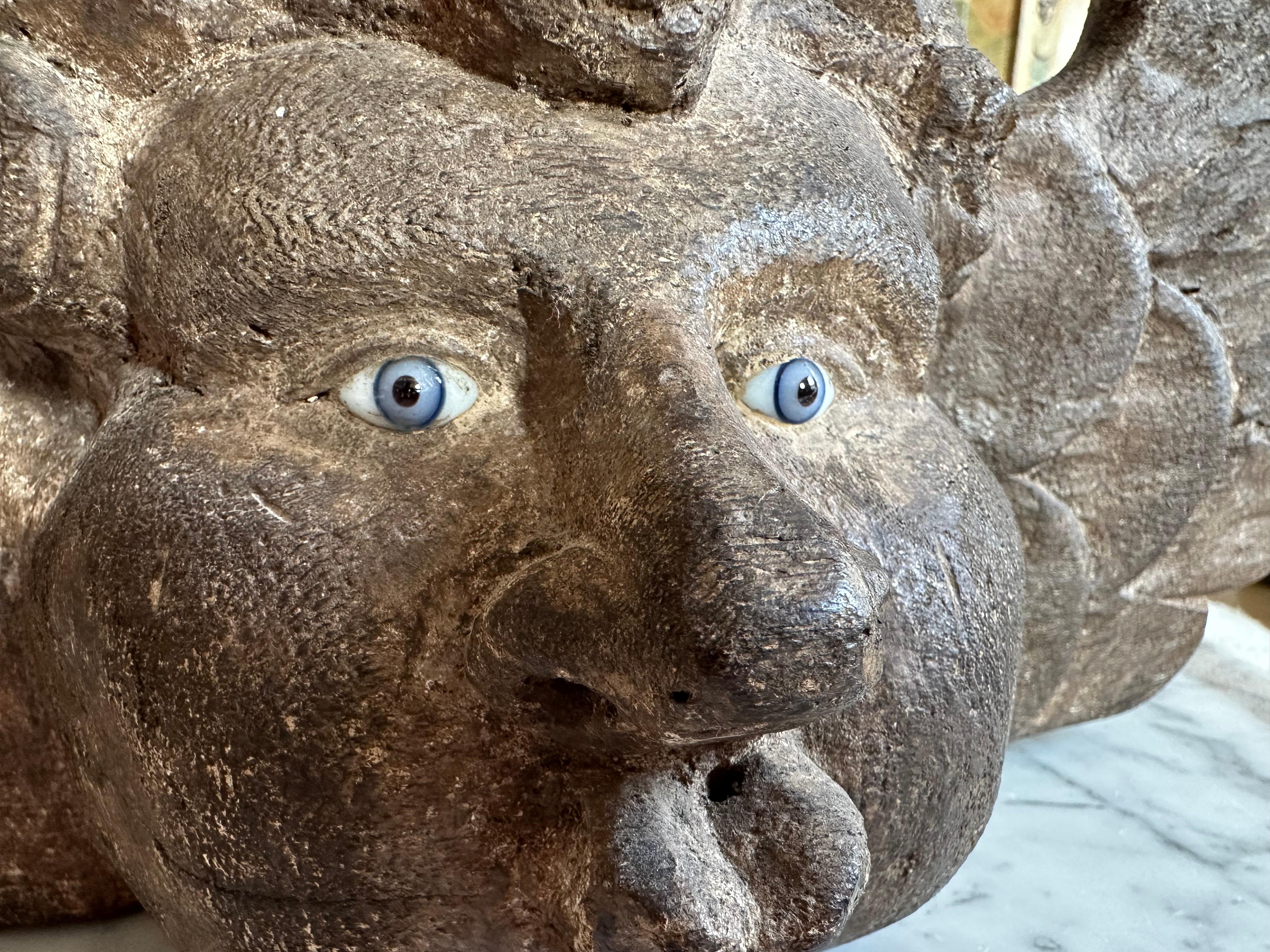 Legno Squisita testa di cherubino in legno con occhi di vetro, 1800 ca. in vendita