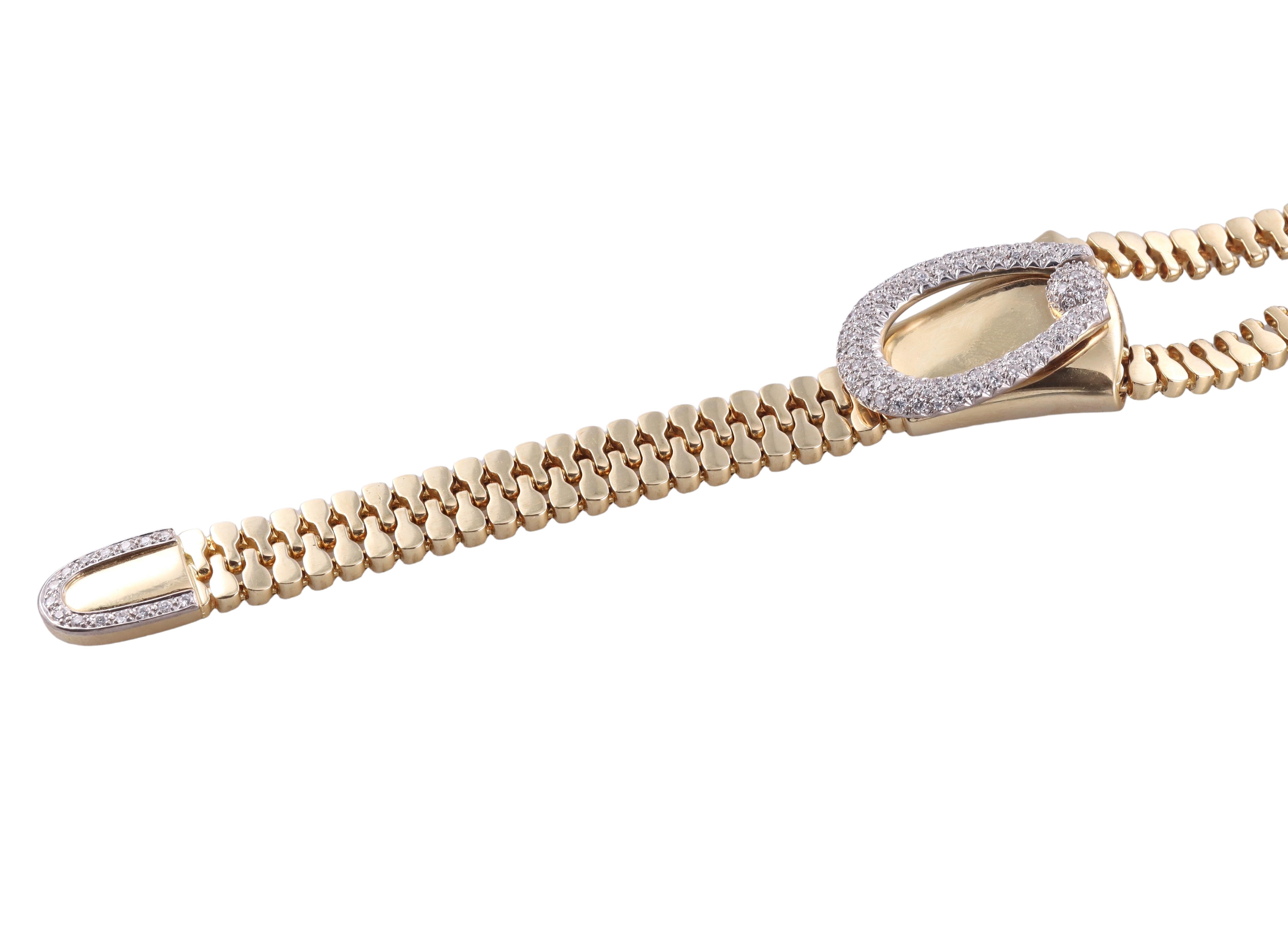 Exquisite Yellow Gold and Diamond Zipper Necklace In Excellent Condition For Sale In New York, NY