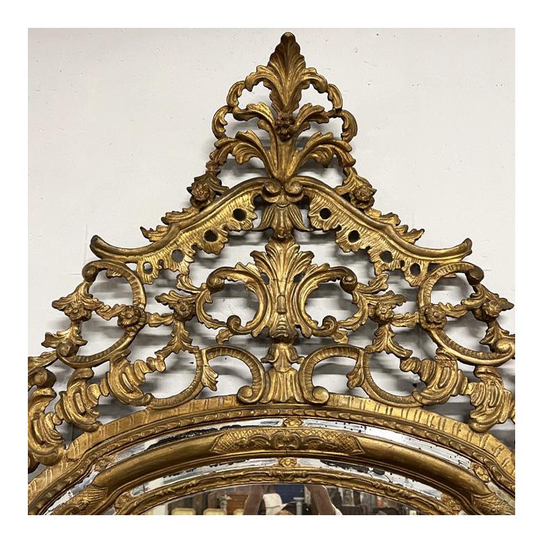 Miroir doré rococo français sculpté - 18e siècle Bon état - En vente à Sag Harbor, NY