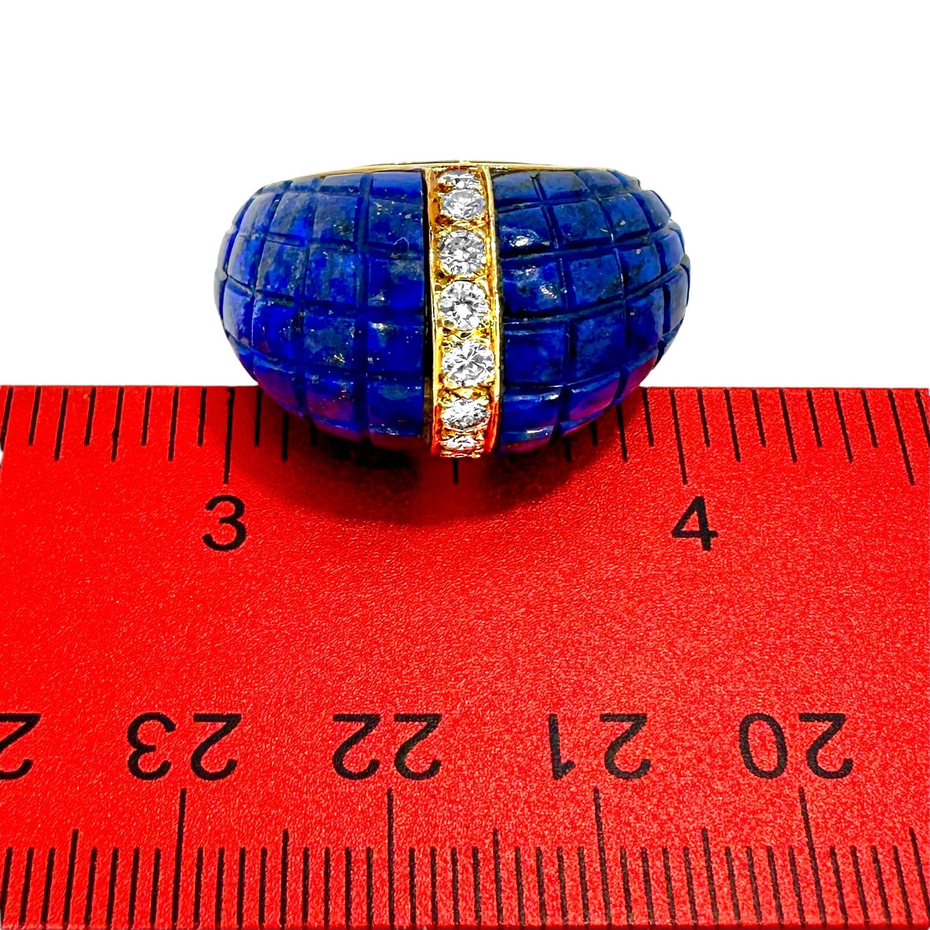 Exquisitely Crafted Italian 18K Yellow Gold, Lapis Lazuli, and Diamond Ring For Sale 1