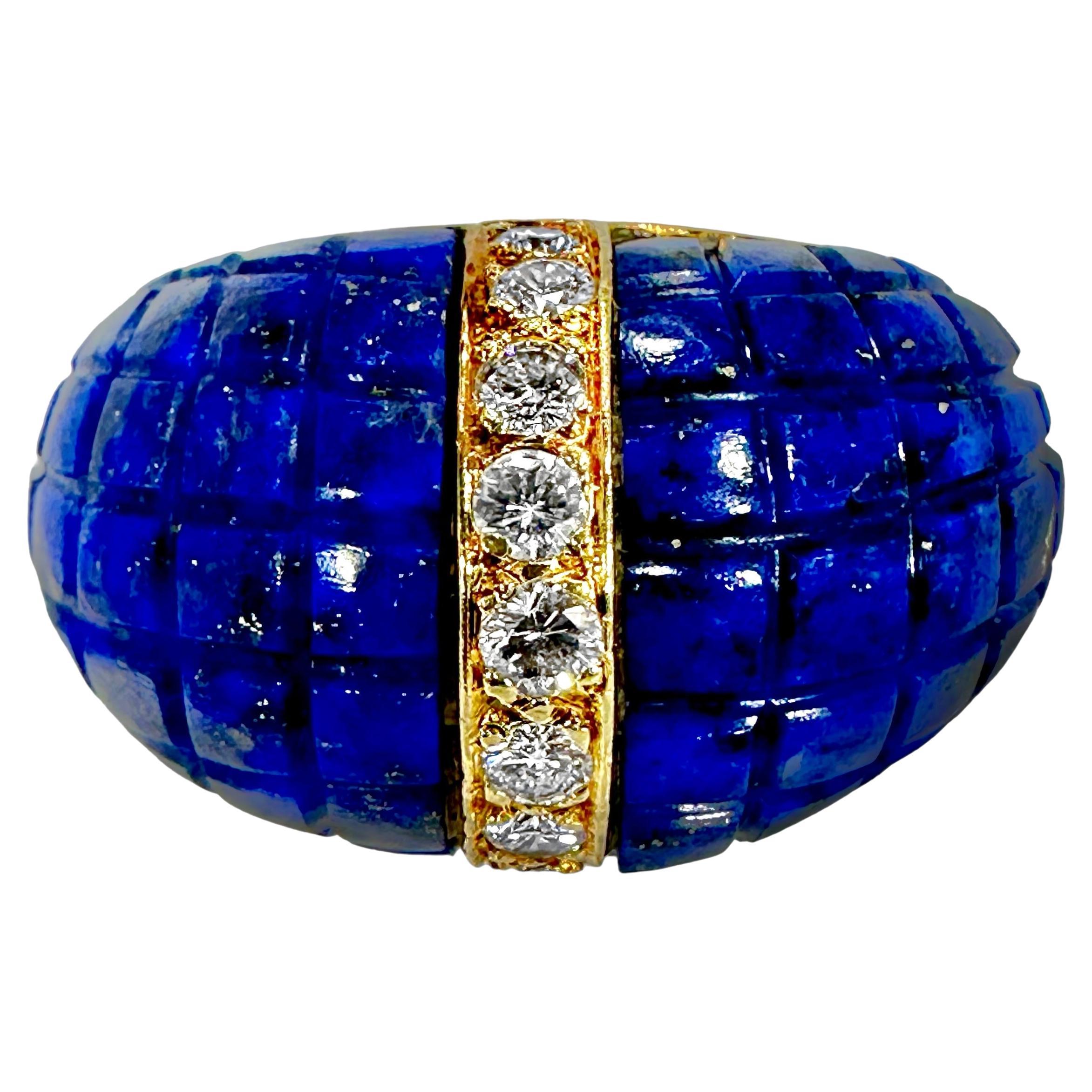 Bague italienne de fabrication exquise en or jaune 18 carats, lapis-lazuli et diamants