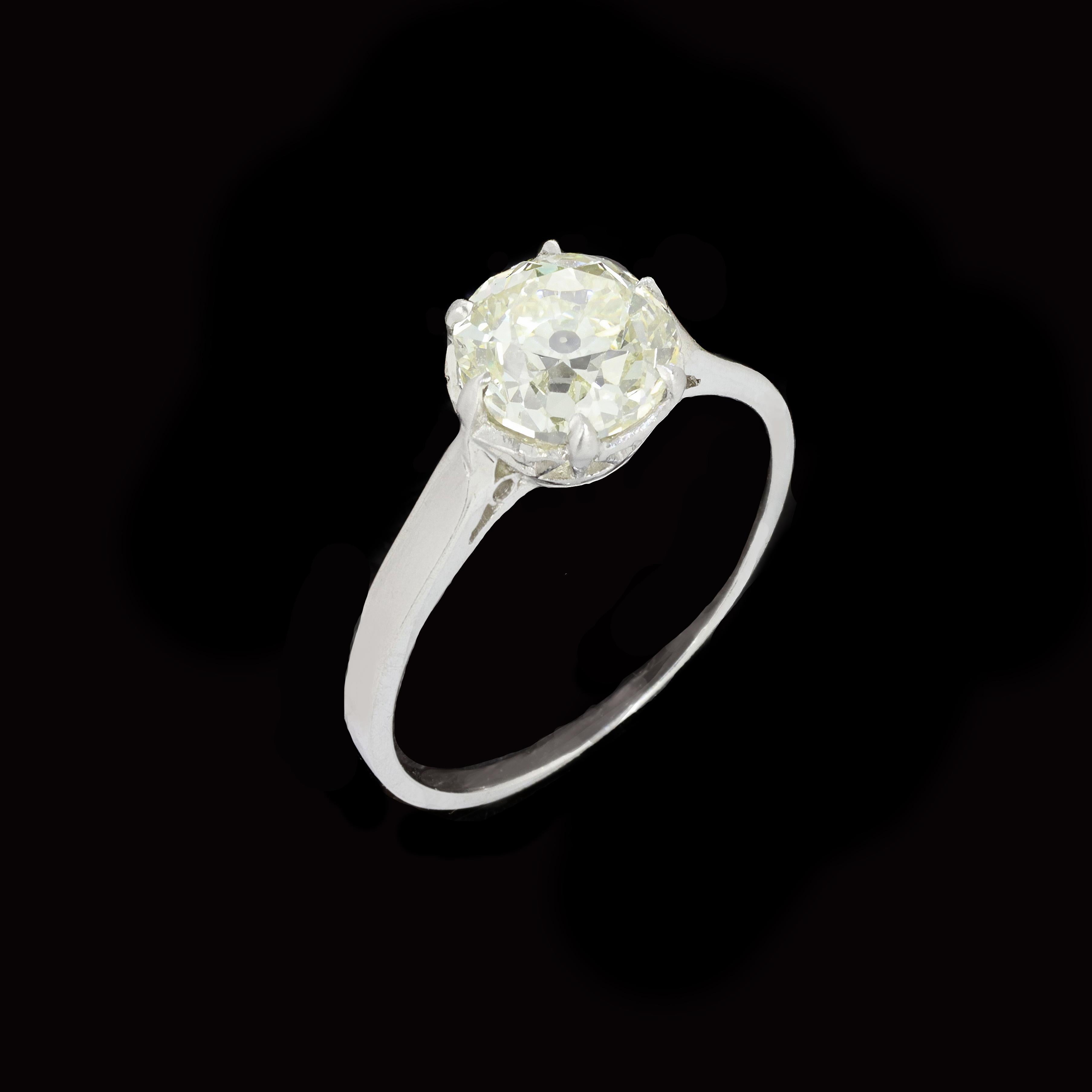 Modern Exquisitely Elegant Old European Diamond Ring For Sale