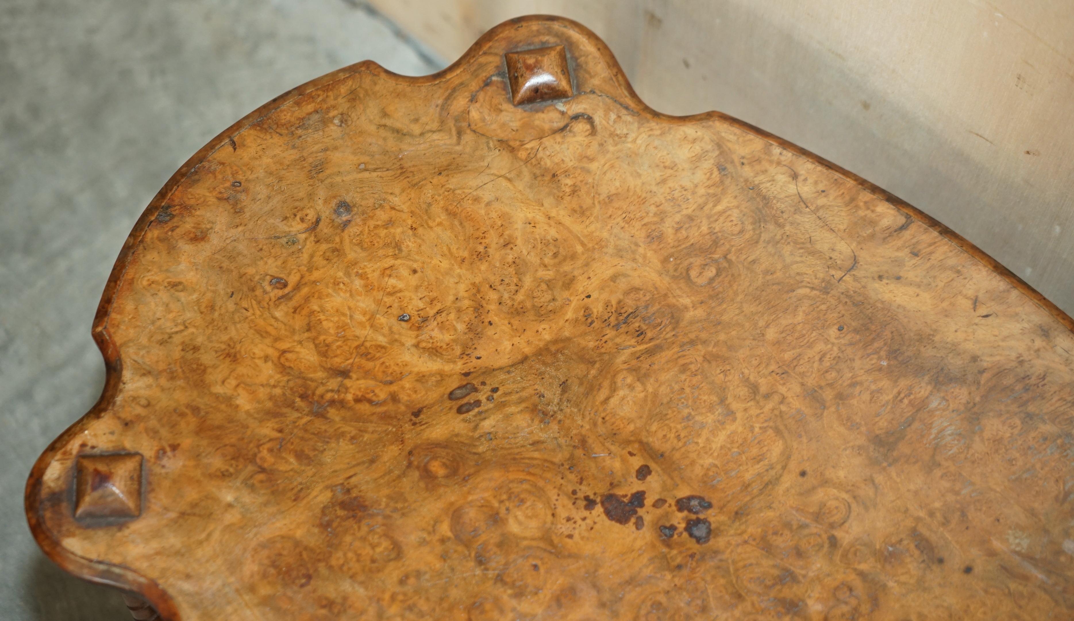 Exquisitely Hand Carved Burr Walnut Coffee Cocktail Table Lovely Turned Legs For Sale 6