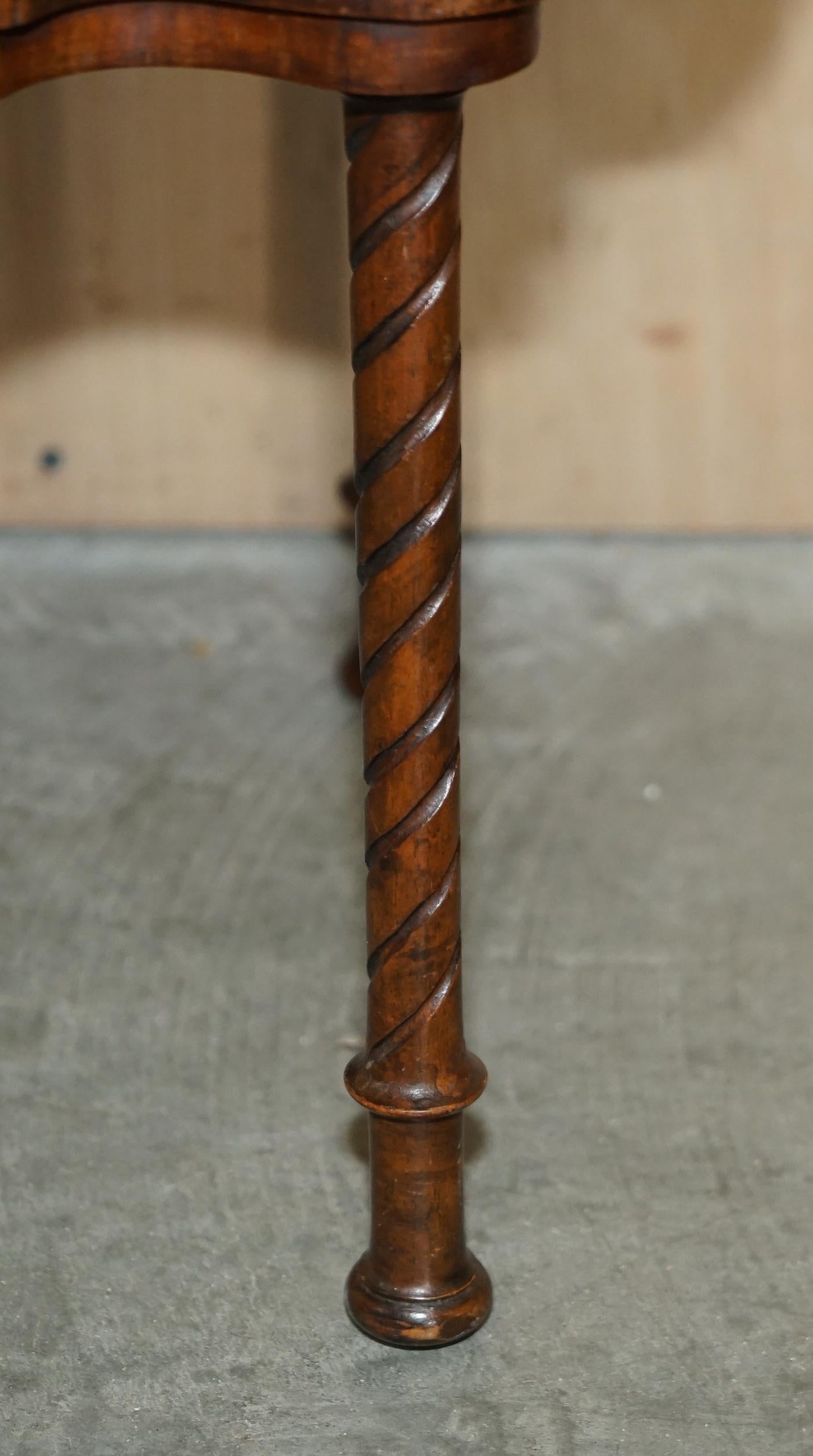 Late 19th Century Exquisitely Hand Carved Burr Walnut Coffee Cocktail Table Lovely Turned Legs For Sale