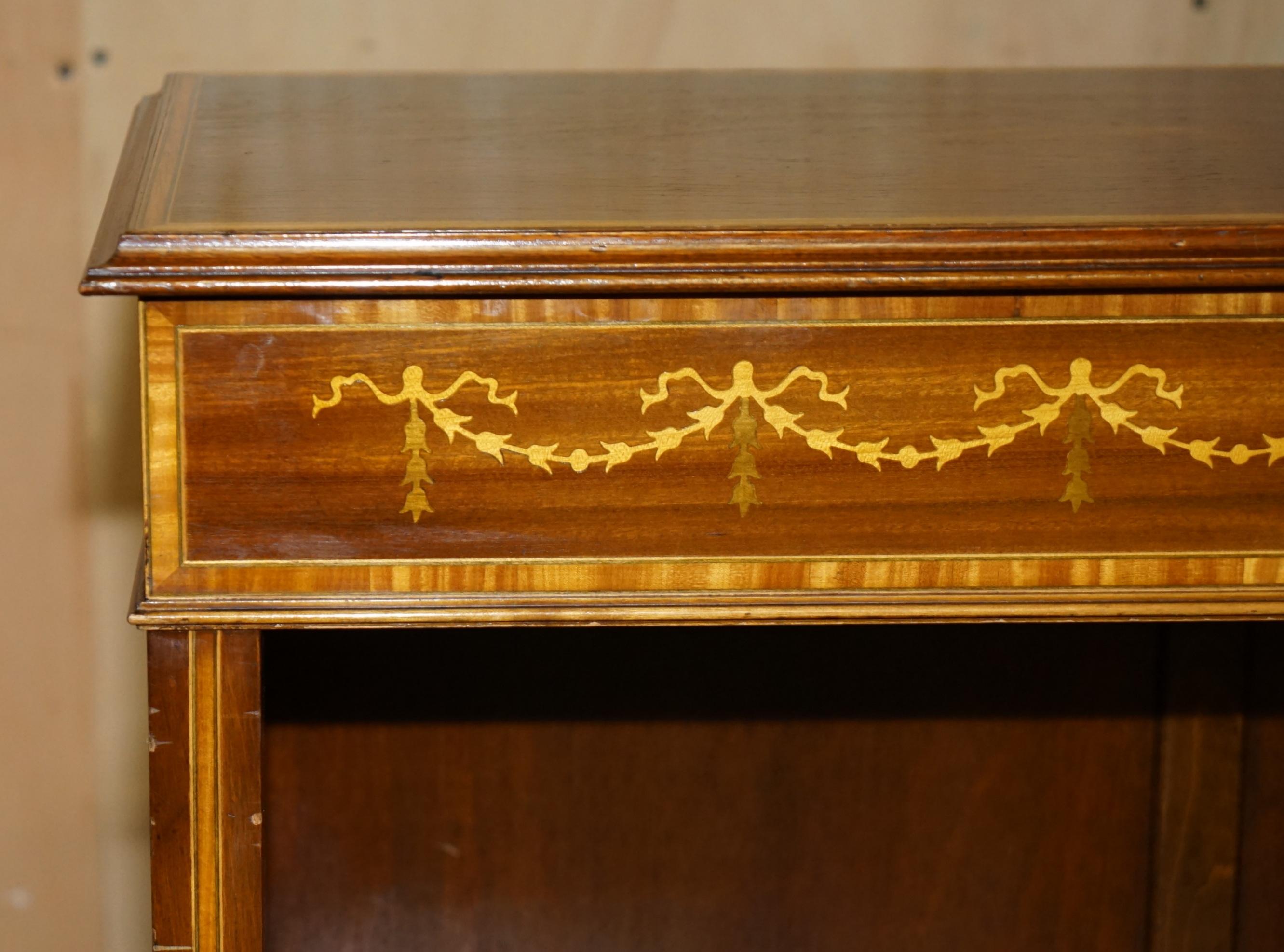 EXQUISITELY INLAID BRiGHTS OF NETTLEBED SHERATON REVIVAL DWARF OPEN BOOKCASE For Sale 1