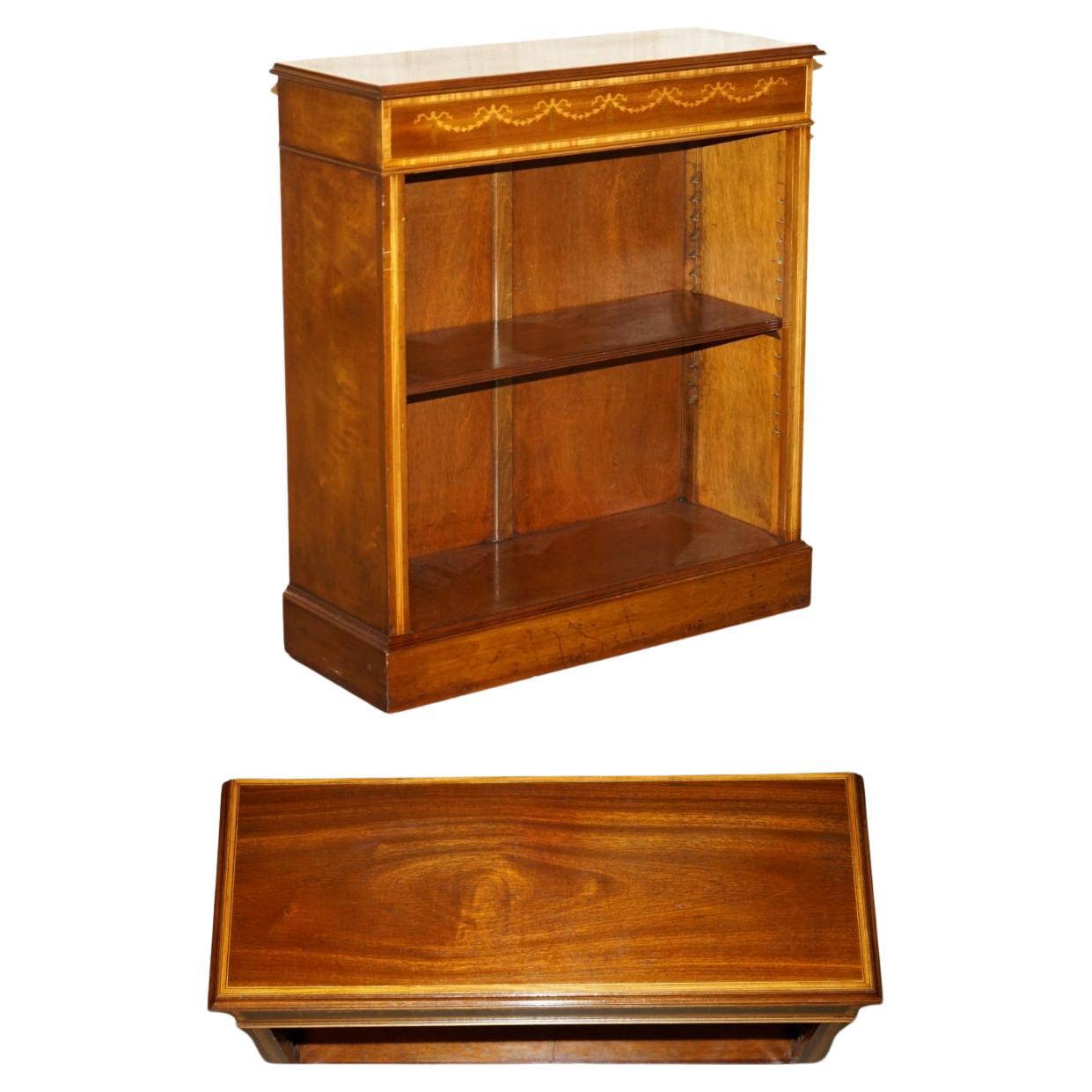 Exquisite BRiGHTS OF NETTLEBED SHERATON REVIVAL DWARF OPEN BOOKCASE im Angebot