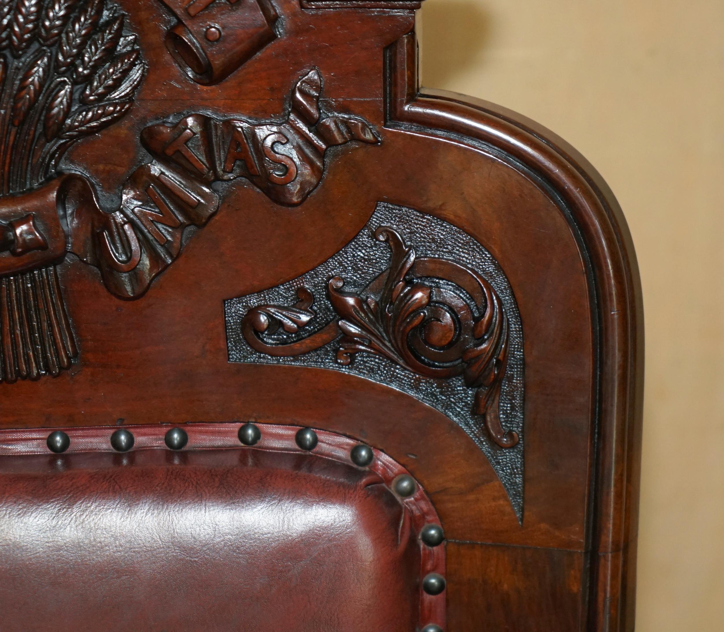 XIXe siècle Exquis armoire d'aviron d'antiquités d'Angleterre, sculptée à la main,LABOUR & WAIT en vente
