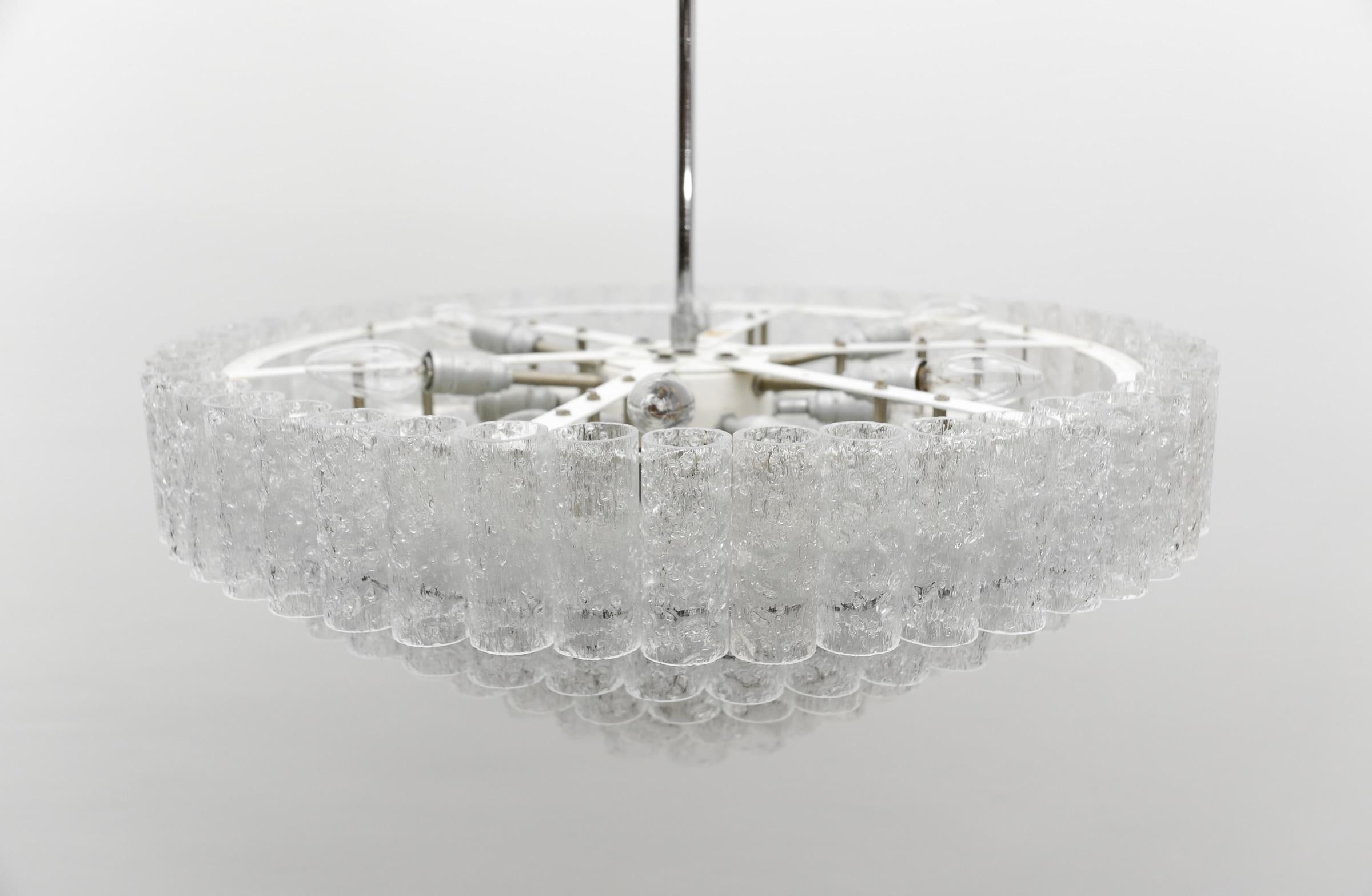 Magnifique lustre allemand à 5 étages en verre de glace par Doria Leuchten, années 1960 en vente 2