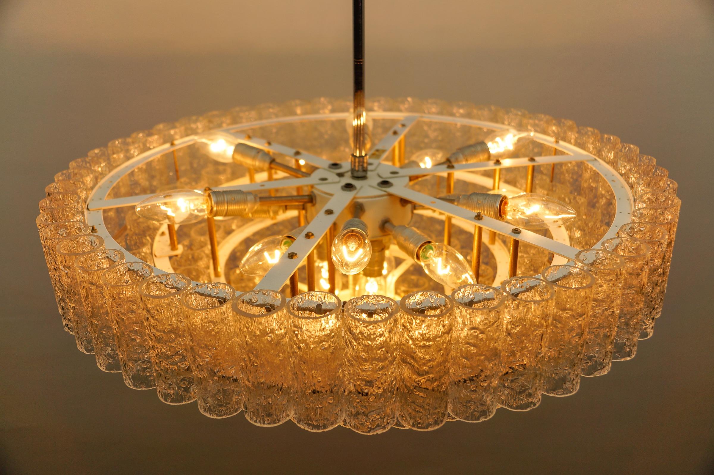 Magnifique lustre allemand à 5 étages en verre de glace par Doria Leuchten, années 1960 en vente 5