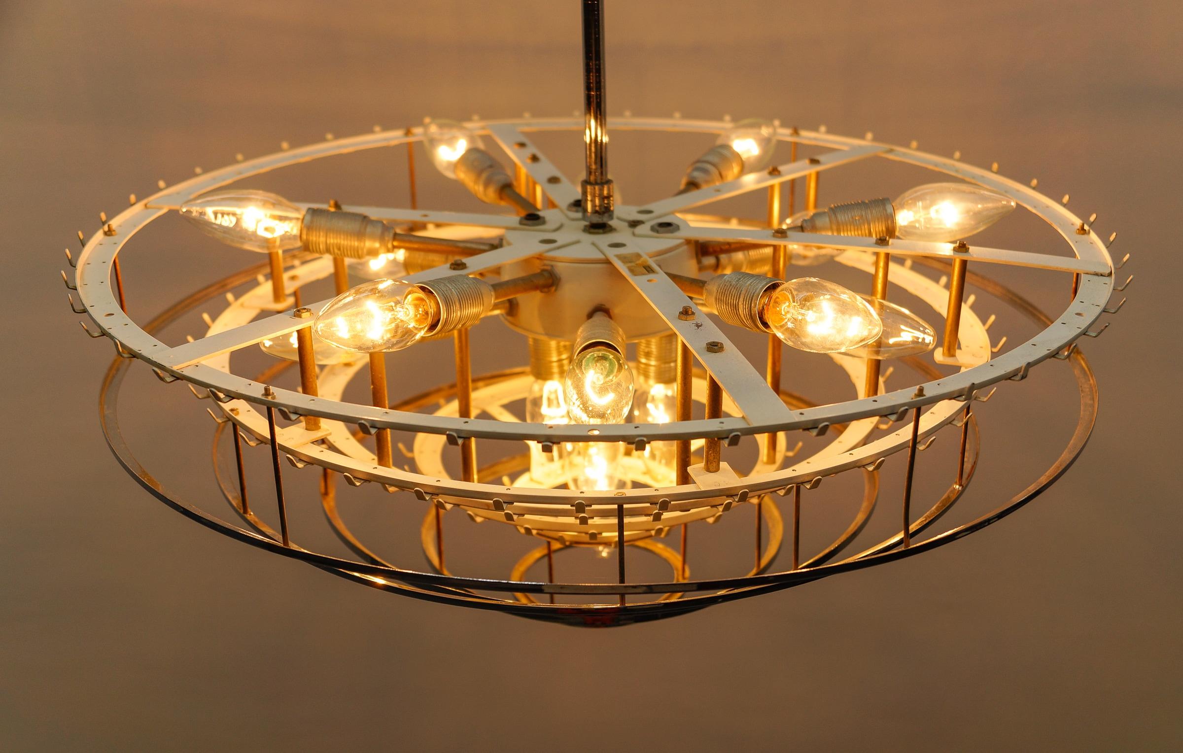 Magnifique lustre allemand à 5 étages en verre de glace par Doria Leuchten, années 1960 en vente 9