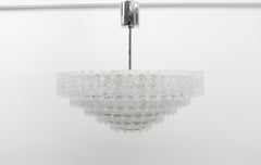 Exravagantischer deutscher 5-stöckiger Eisglas-Kronleuchter aus Eisglas von Doria Leuchten, 1960er Jahre