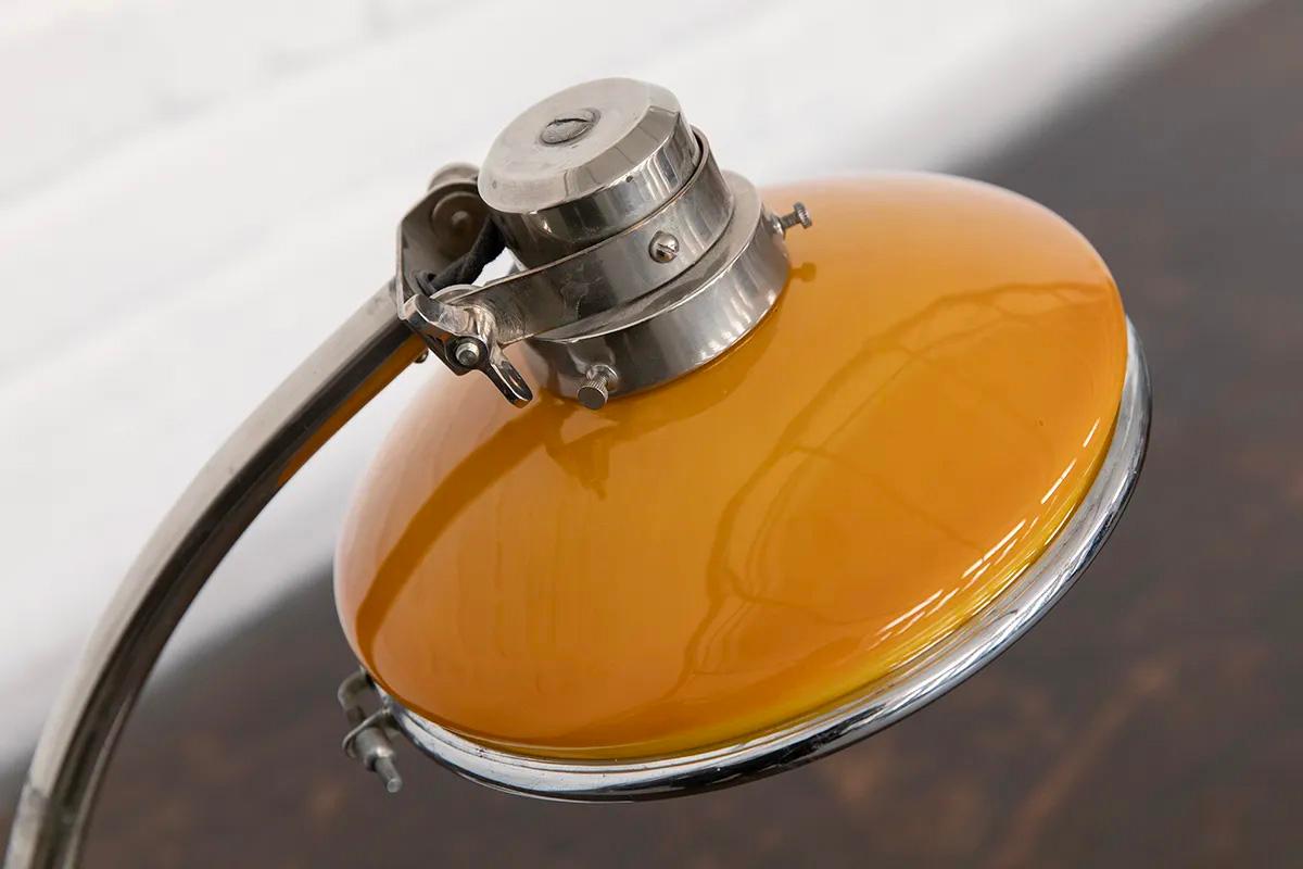 Sistrah T 2 Megaphos extremadamente raro  Lámpara de mesa de Otto Müller para Sistrah mediados del siglo XX en venta